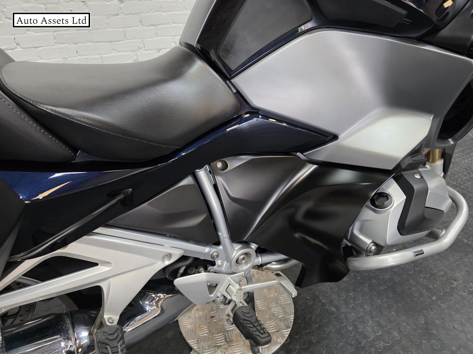 BMW R 1250 RT 1250 LE Tourer Petrol Manual Euro 5 (135 ps)