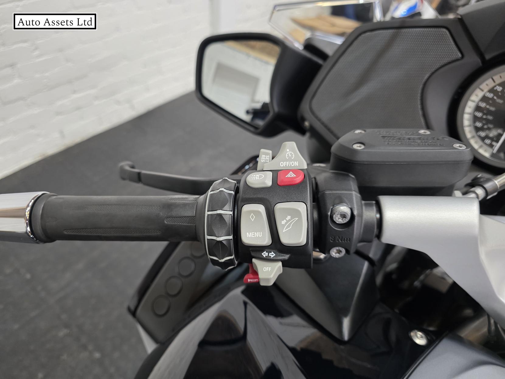BMW R 1250 RT 1250 LE Tourer Petrol Manual Euro 5 (135 ps)
