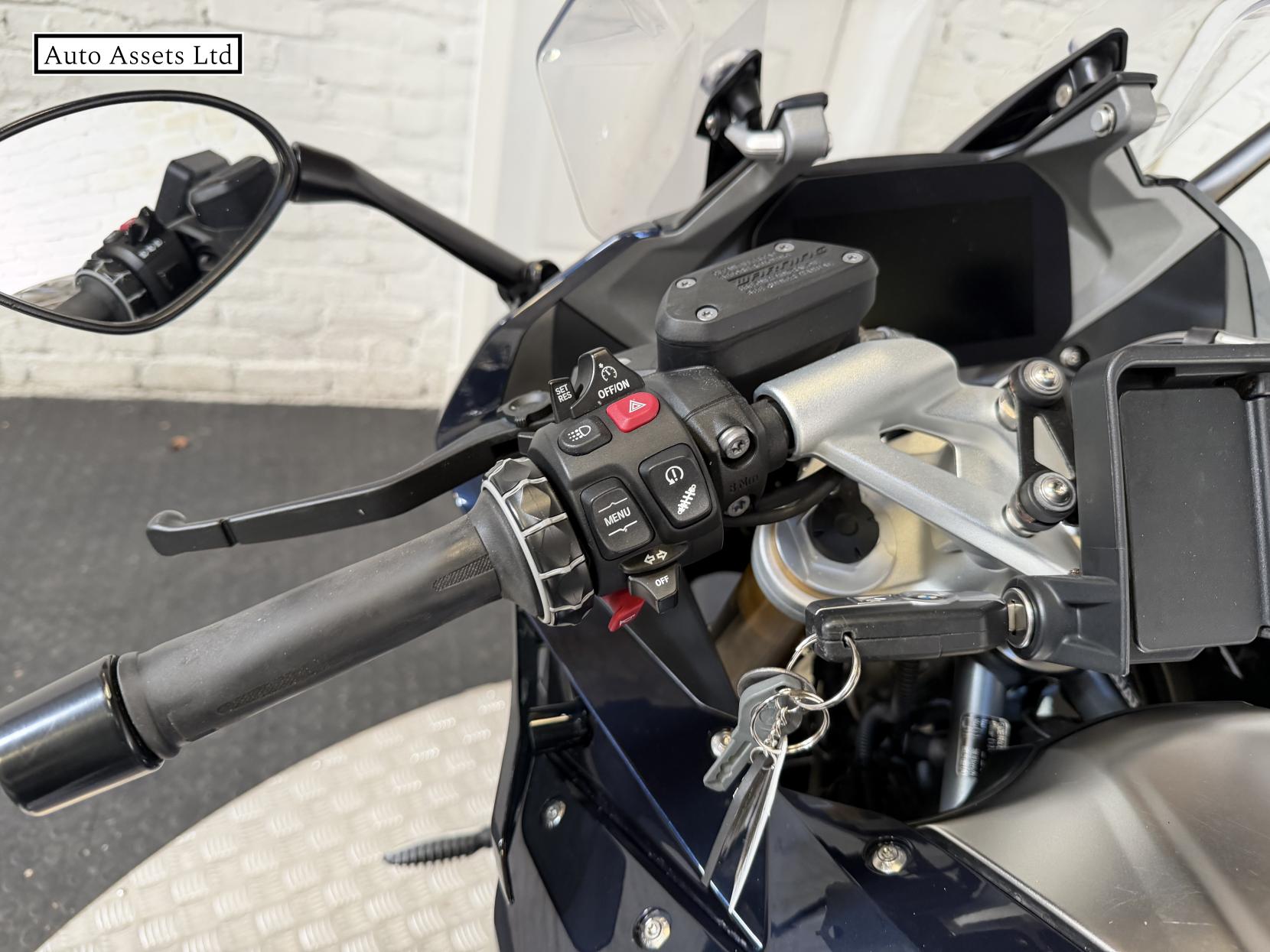 BMW R 1250 R 1250 SE Naked Petrol Manual Euro 5 (136 ps)