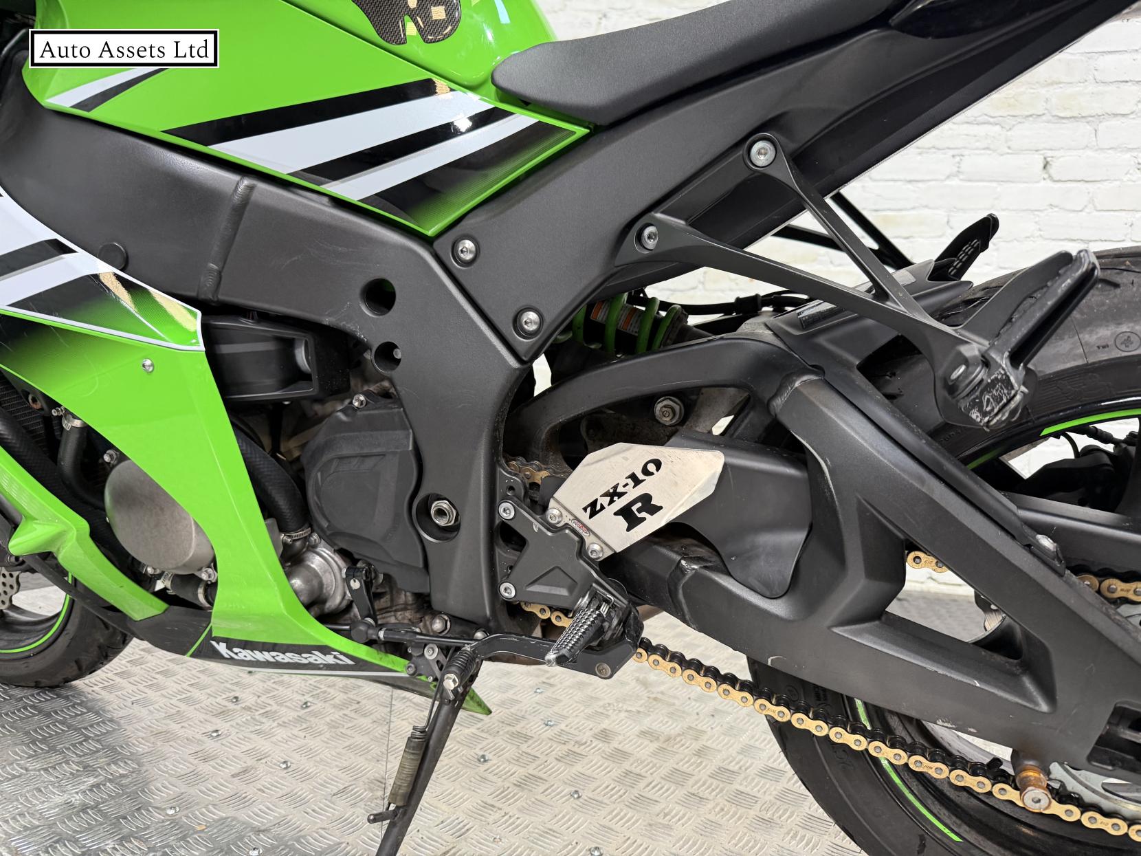 Kawasaki Ninja ZX-10R 1000 ABS Super Sports Petrol Manual (200 ps)