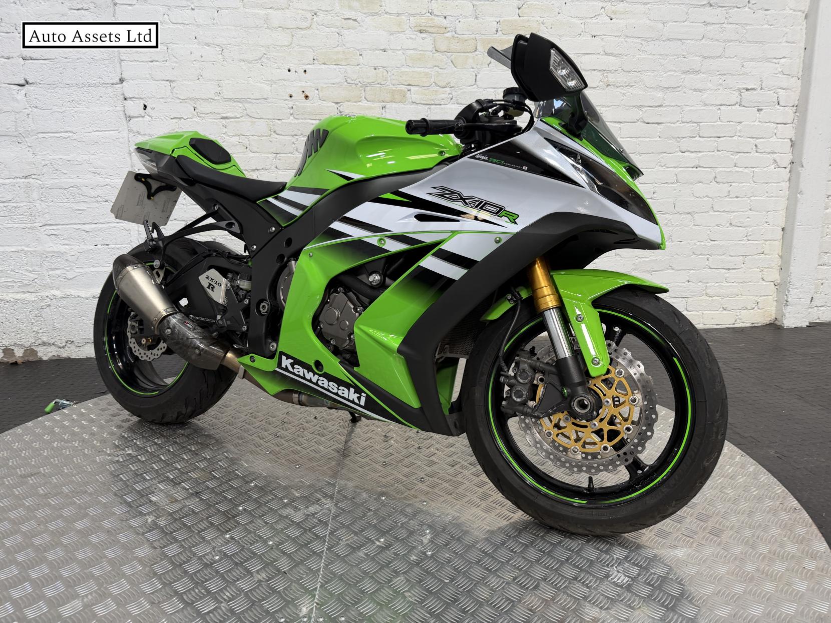 Kawasaki Ninja ZX-10R 1000 ABS Super Sports Petrol Manual (200 ps)