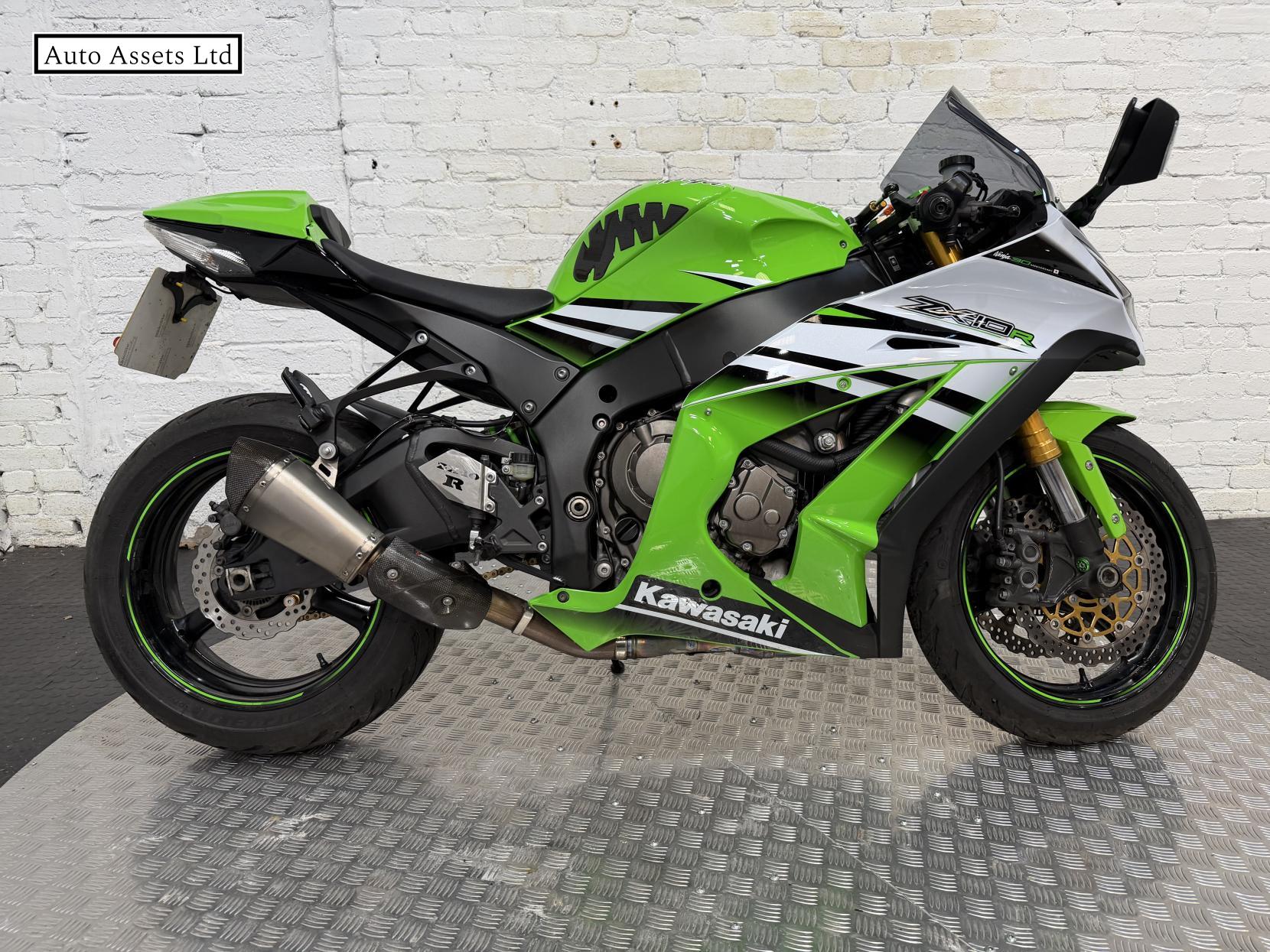 Kawasaki Ninja ZX-10R 1000 ABS Super Sports Petrol Manual (200 ps)