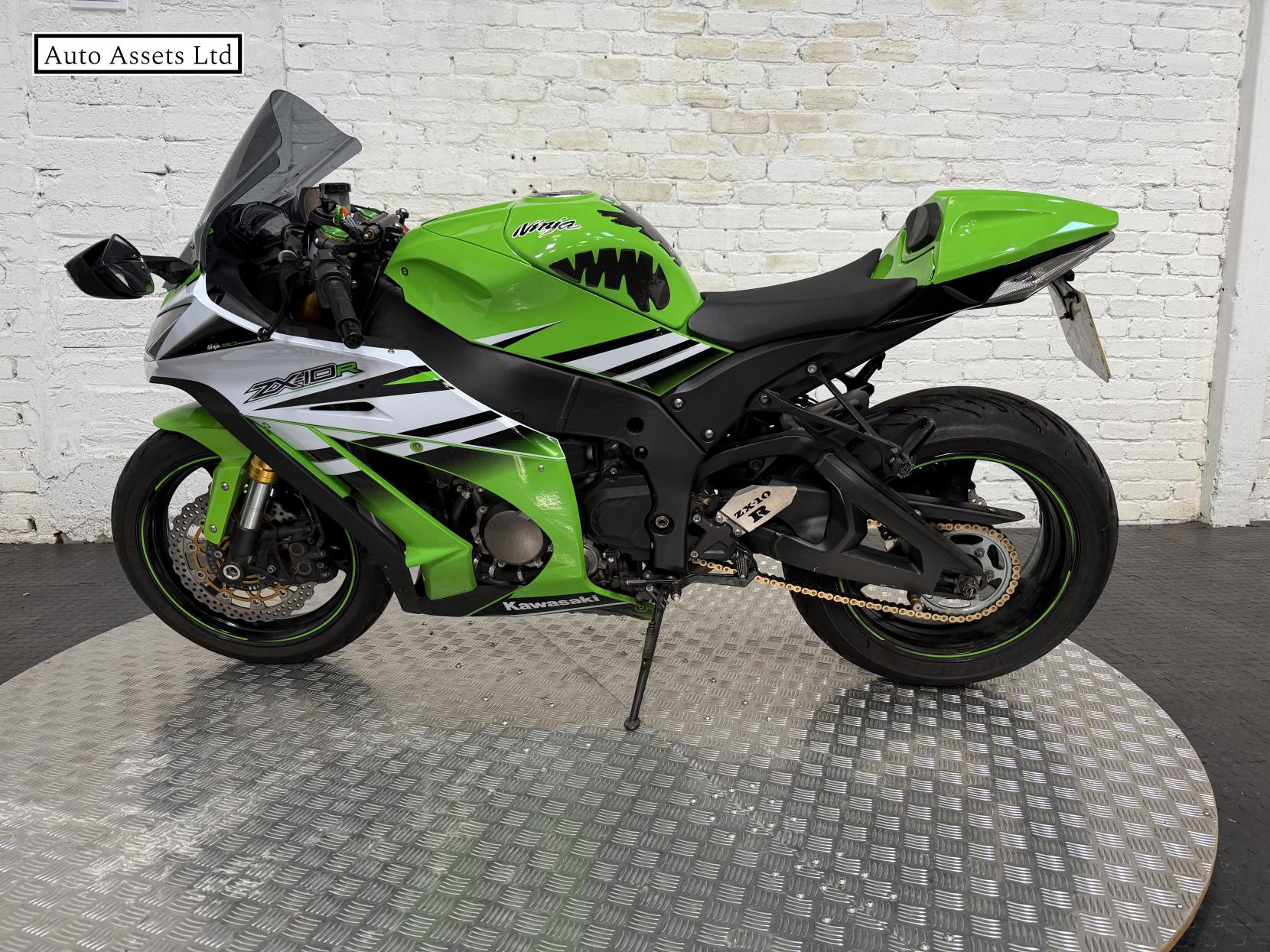 Kawasaki Ninja ZX-10R 1000 ABS Super Sports Petrol Manual (200 ps)