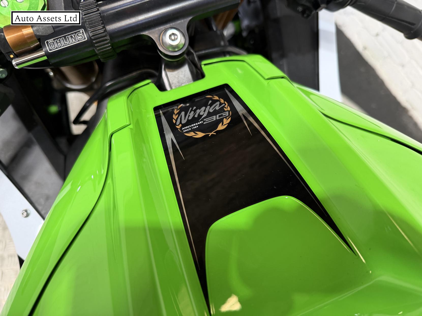 Kawasaki Ninja ZX-10R 1000 ABS Super Sports Petrol Manual (200 ps)