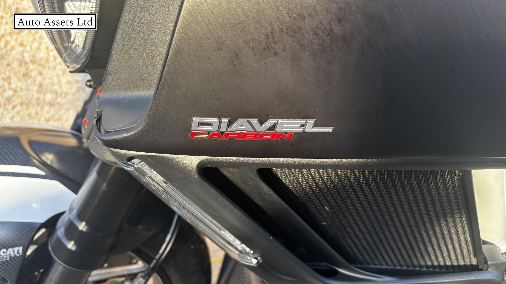 Ducati Diavel 1200 Carbon ABS Custom Petrol Manual (162 bhp)