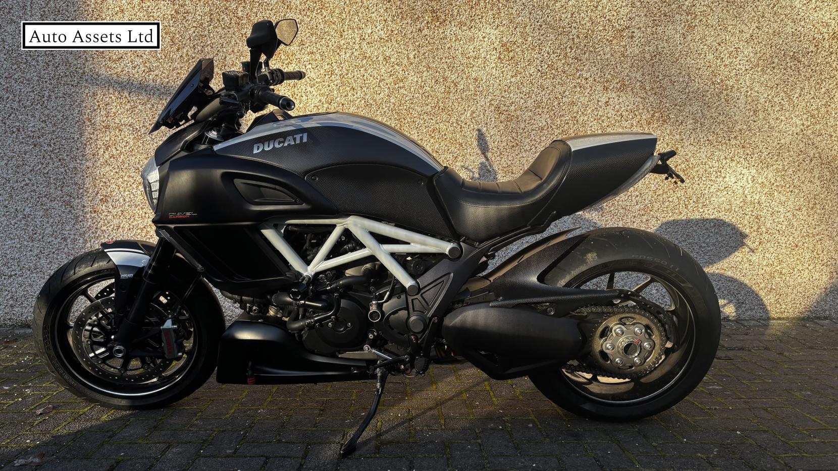 Ducati Diavel 1200 Carbon ABS Custom Petrol Manual (162 bhp)