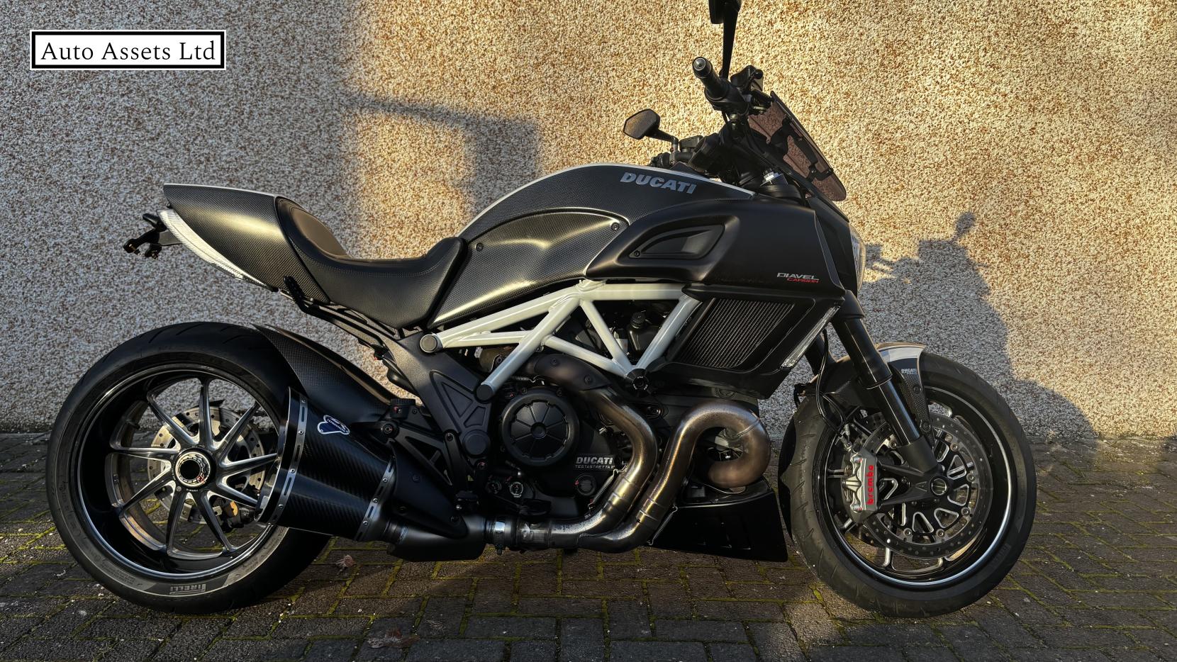 Ducati Diavel 1200 Carbon ABS Custom Petrol Manual (162 bhp)