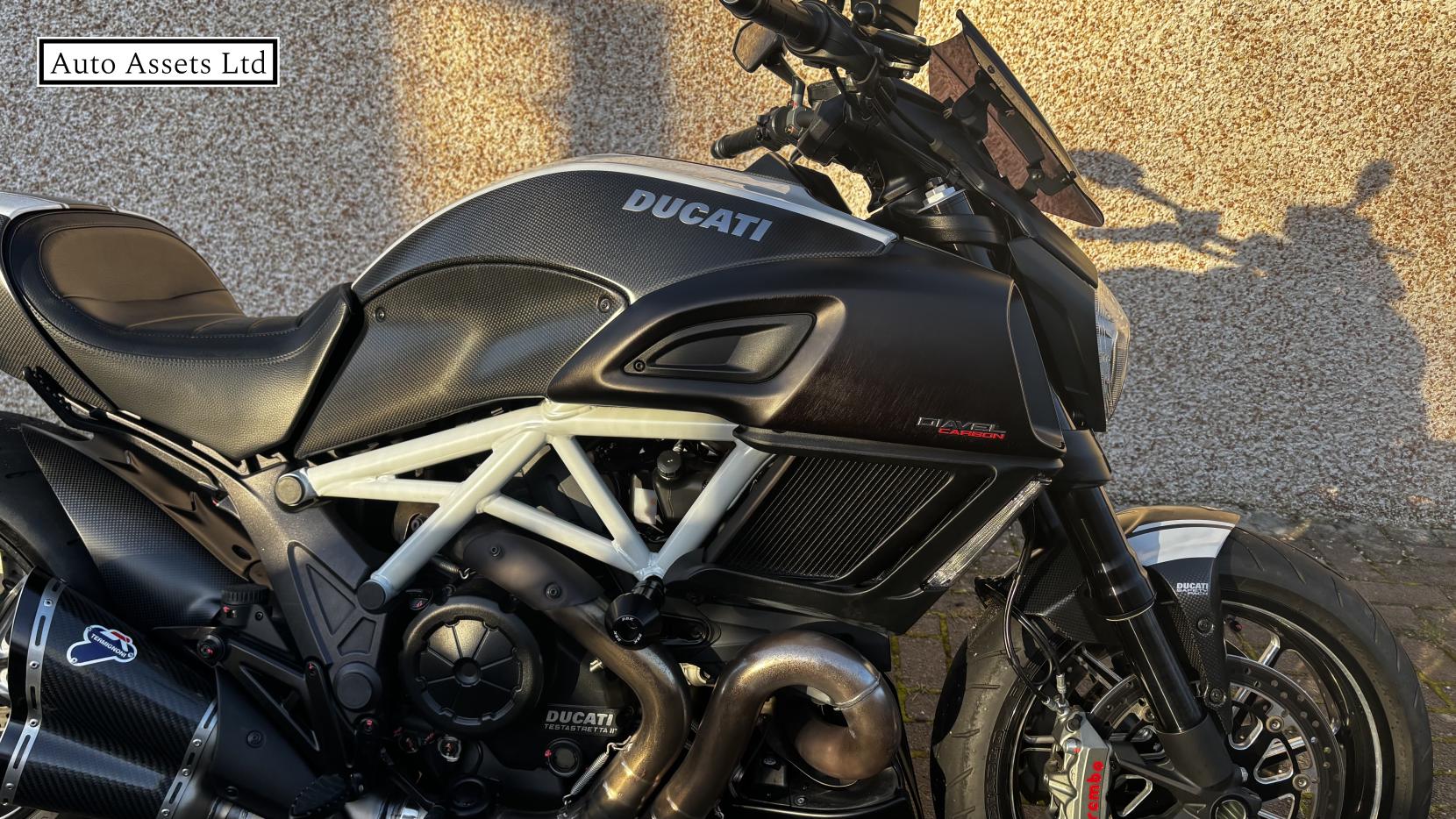 Ducati Diavel 1200 Carbon ABS Custom Petrol Manual (162 bhp)