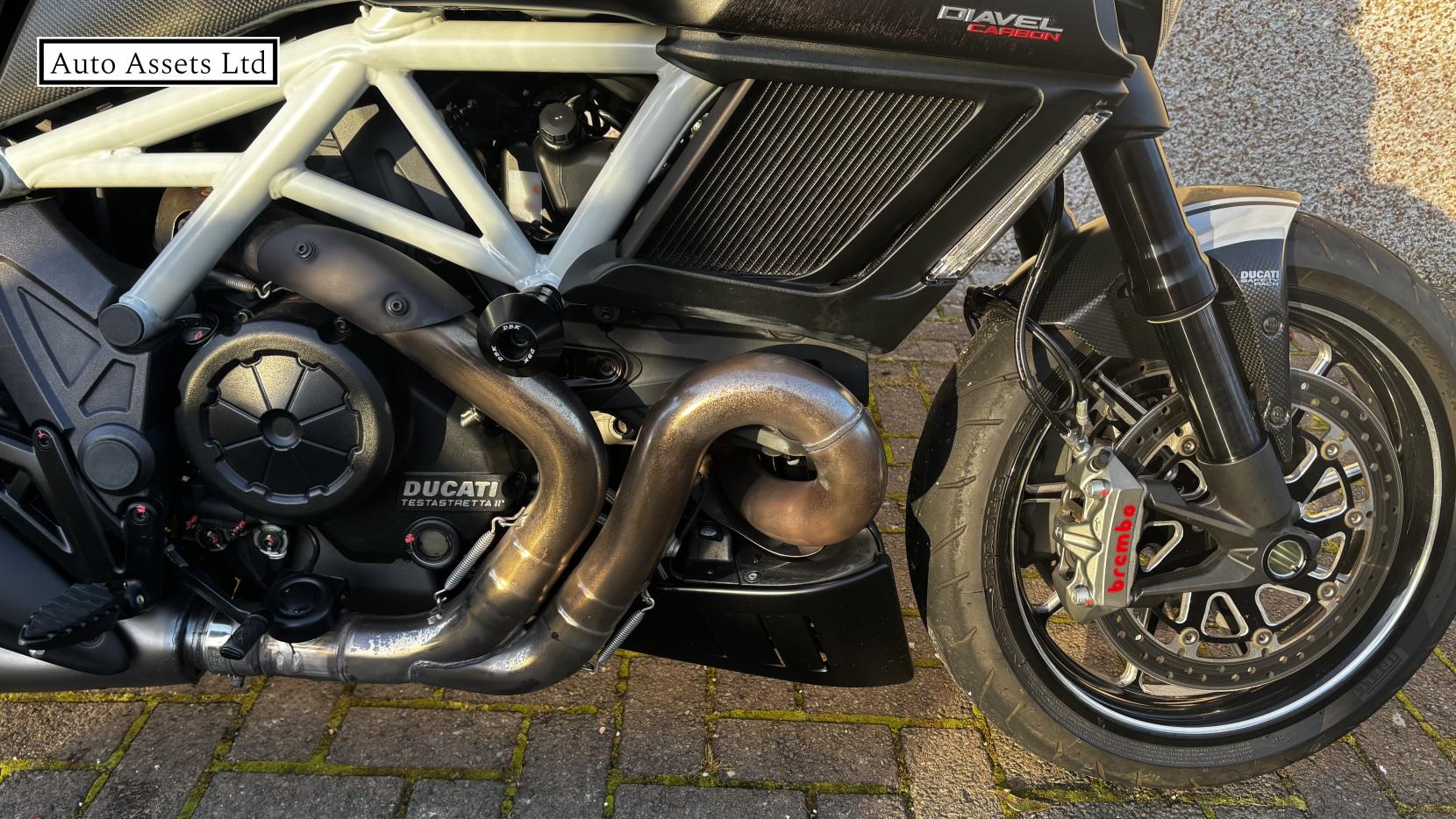 Ducati Diavel 1200 Carbon ABS Custom Petrol Manual (162 bhp)