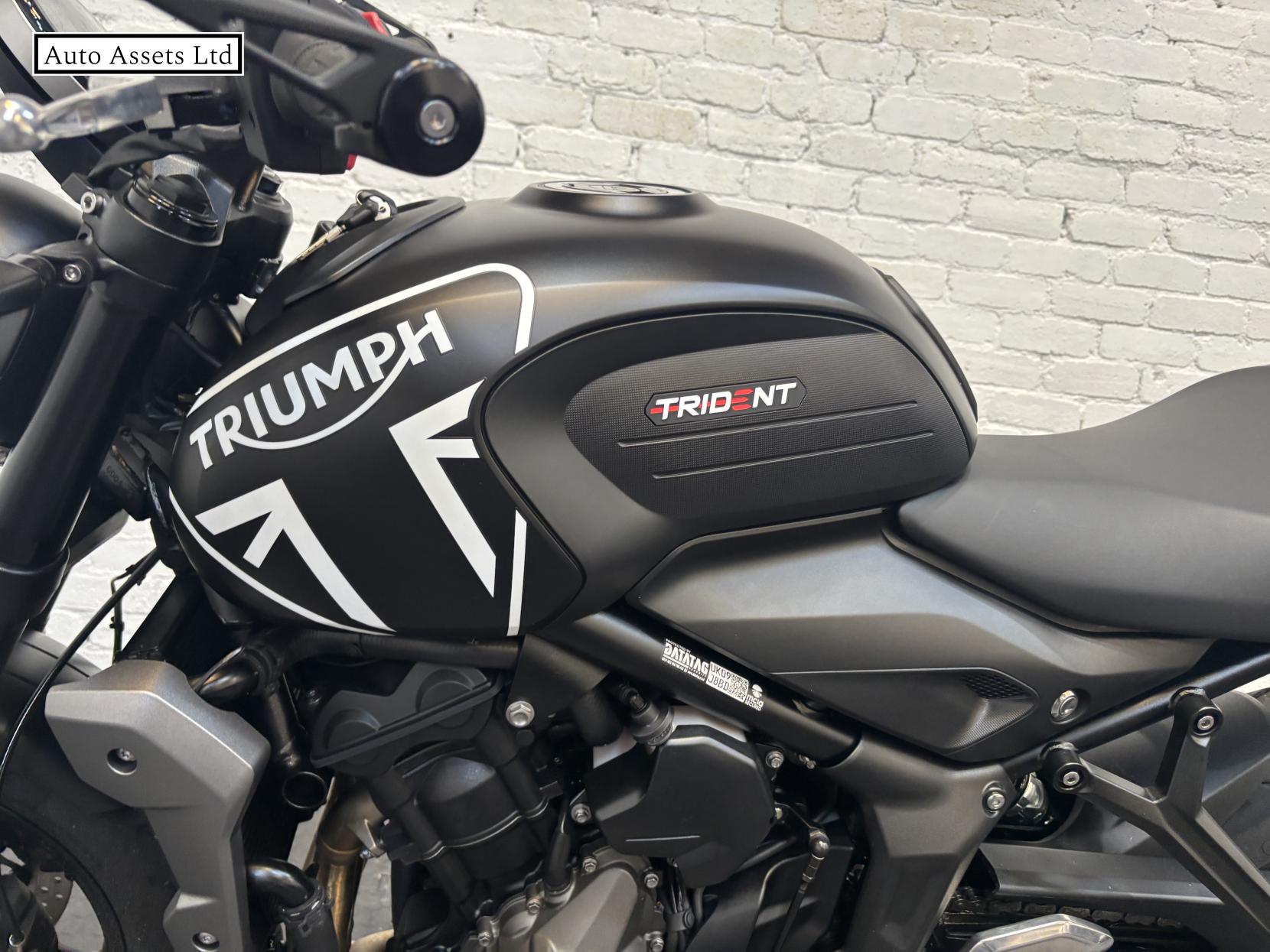 Triumph Trident 660 660 Roadster/Retro Petrol Manual X-ring Euro 5 (82 ps)