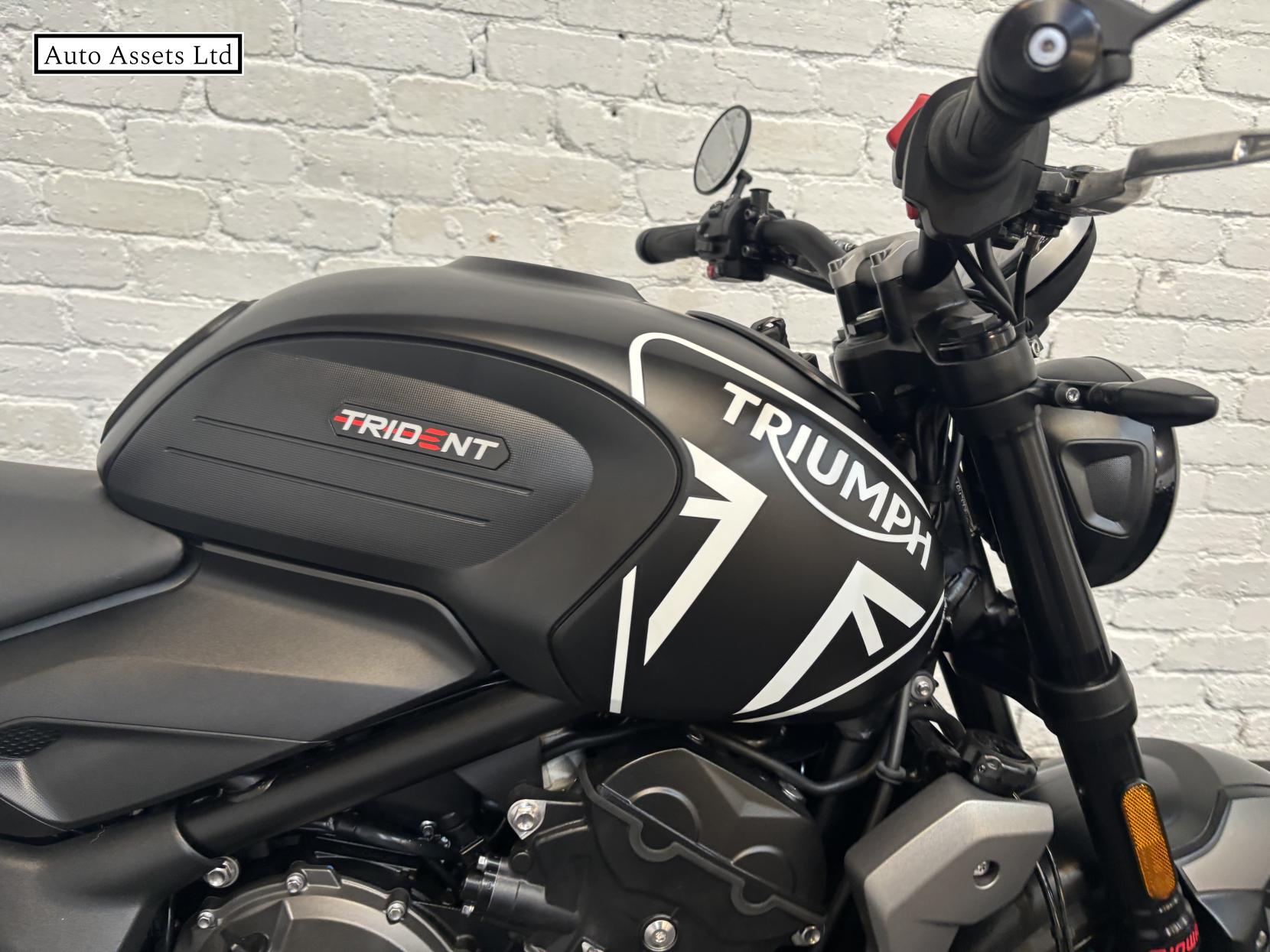 Triumph Trident 660 660 Roadster/Retro Petrol Manual X-ring Euro 5 (82 ps)
