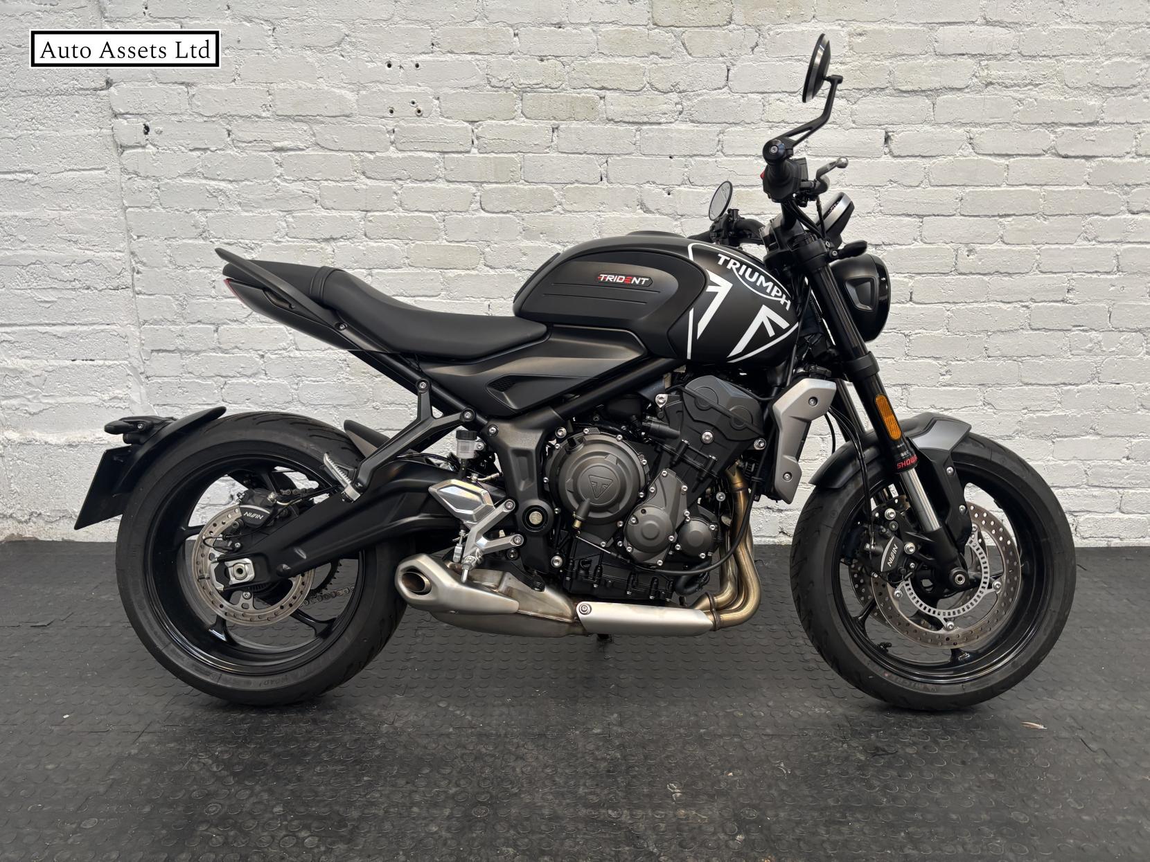 Triumph Trident 660 660 Roadster/Retro Petrol Manual X-ring Euro 5 (82 ps)