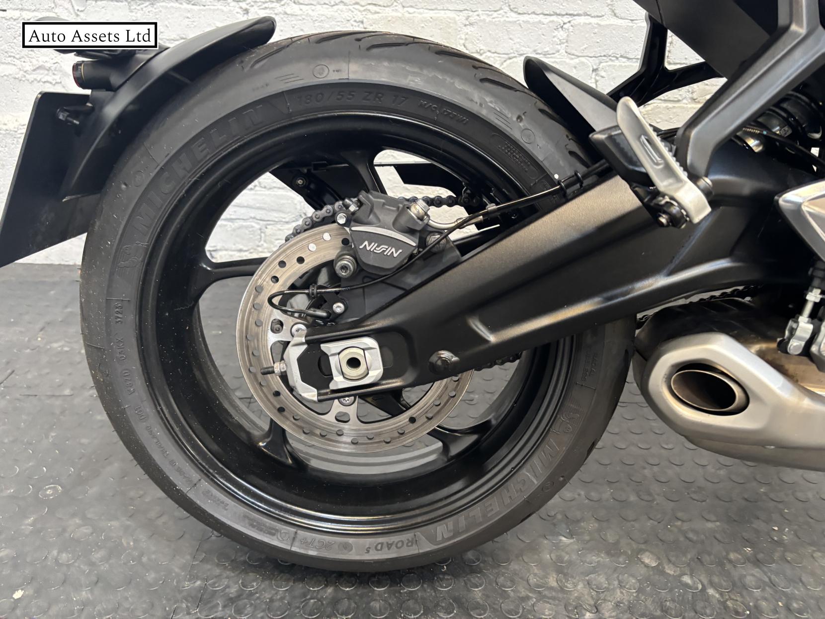 Triumph Trident 660 660 Roadster/Retro Petrol Manual X-ring Euro 5 (82 ps)