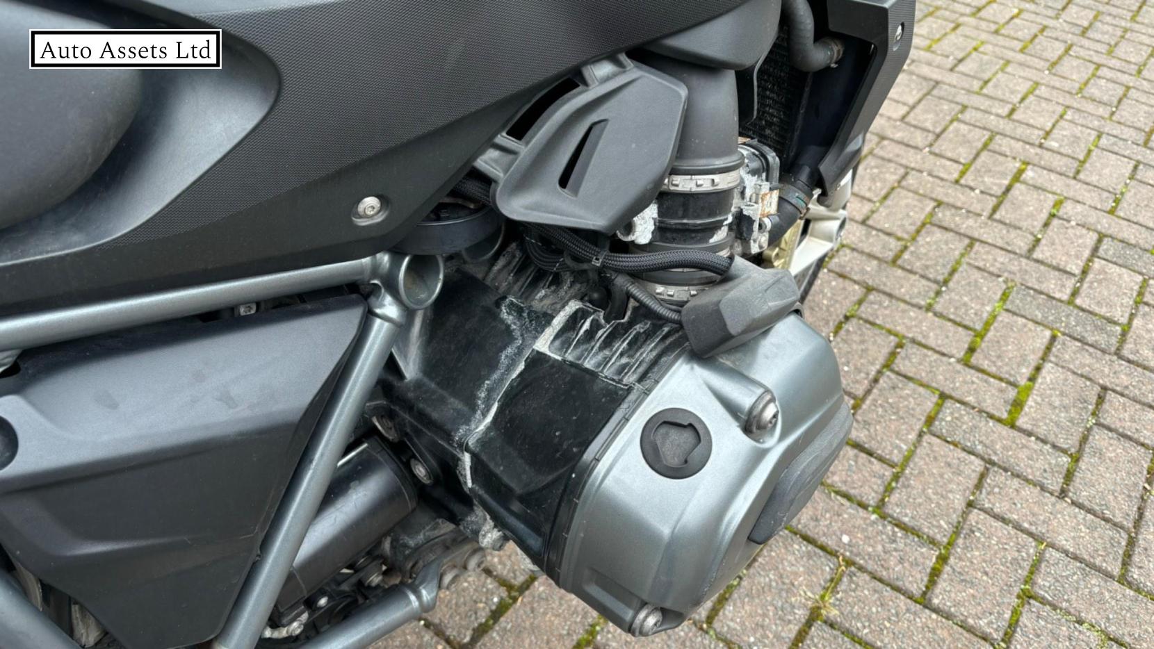 BMW R1200R 1200 R ABS Naked Petrol Manual (125 bhp)