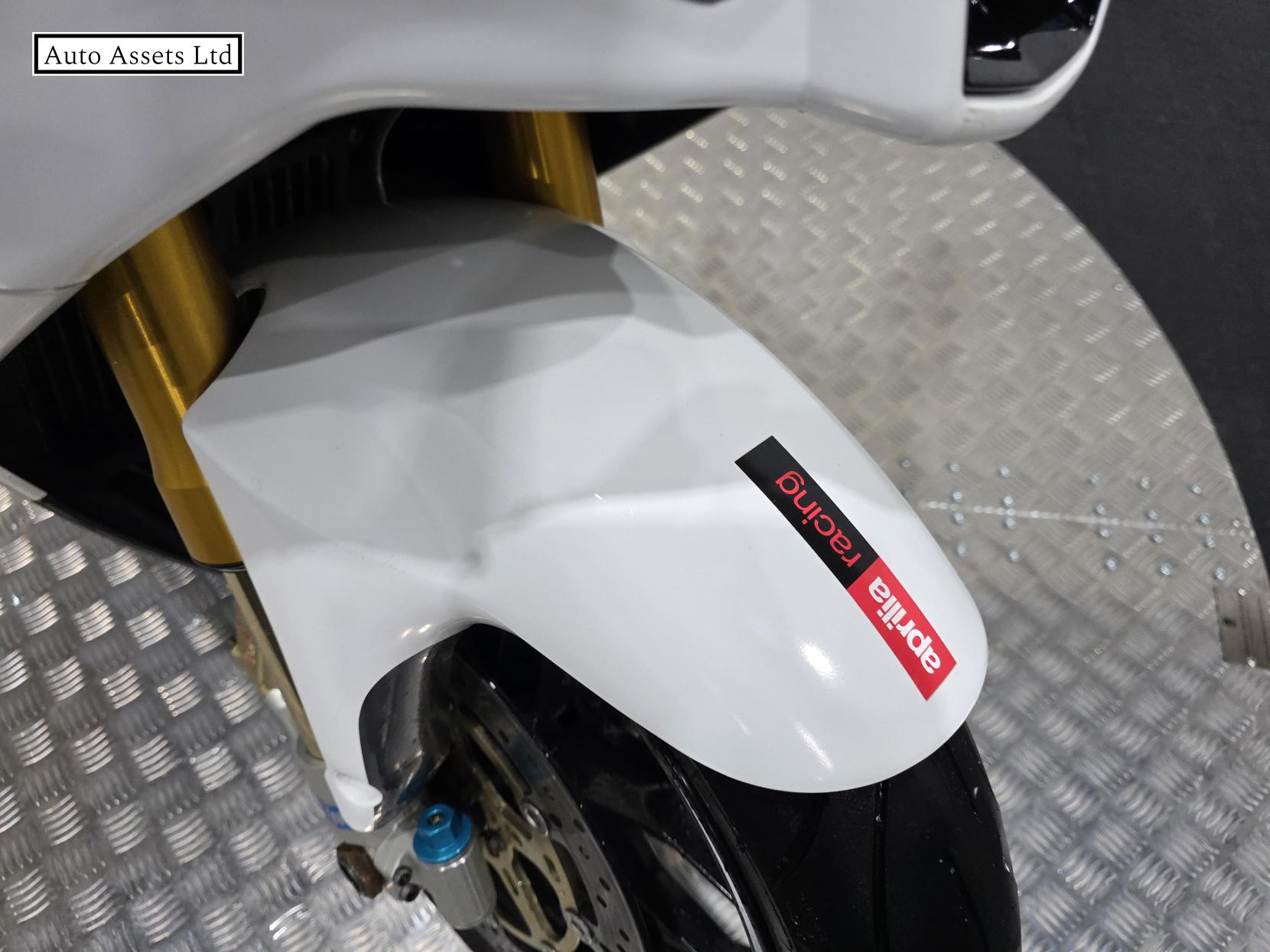 Aprilia RSV 1000 1000 R Petrol Manual (143 bhp)