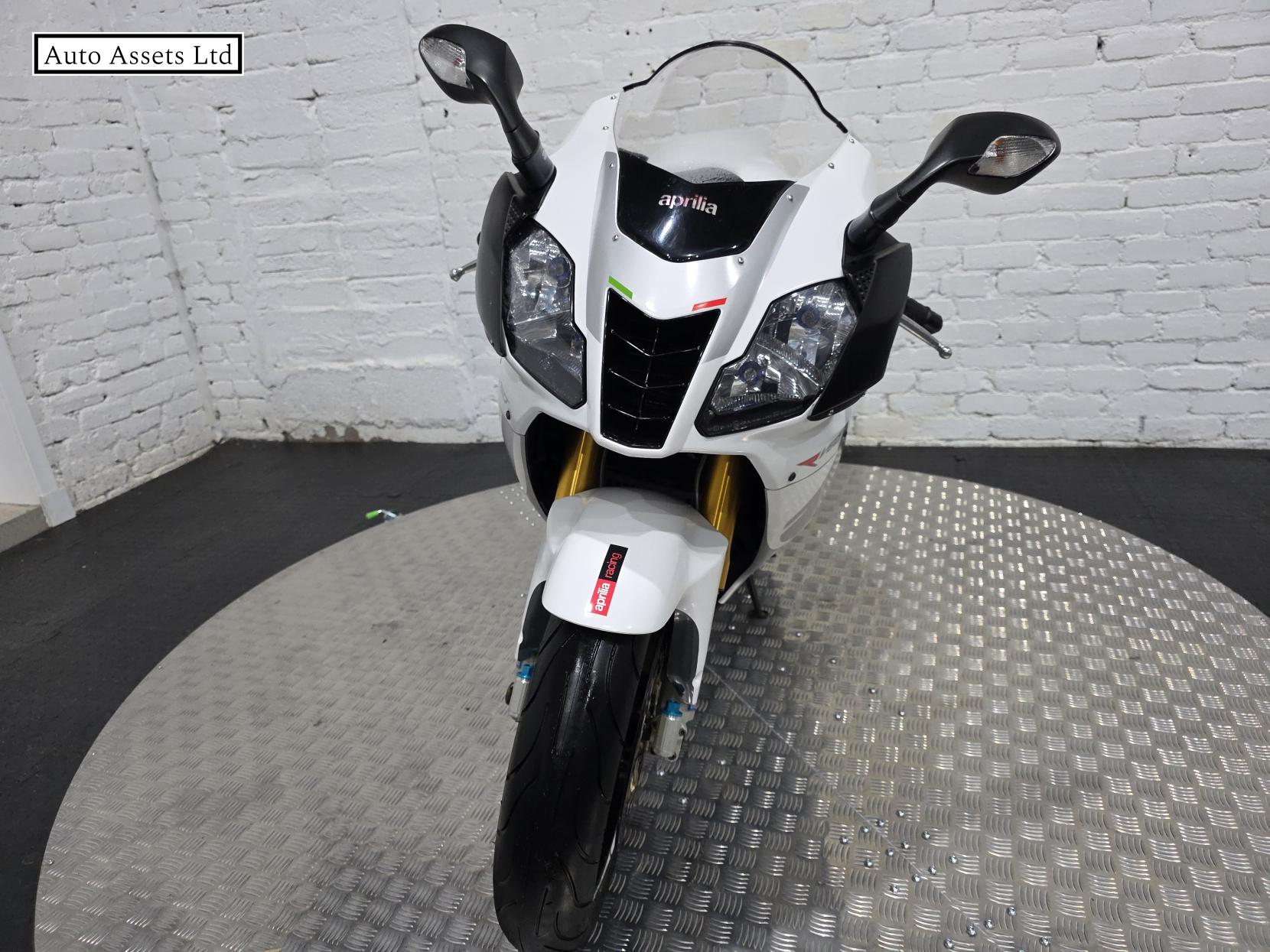 Aprilia RSV 1000 1000 R Petrol Manual (143 bhp)