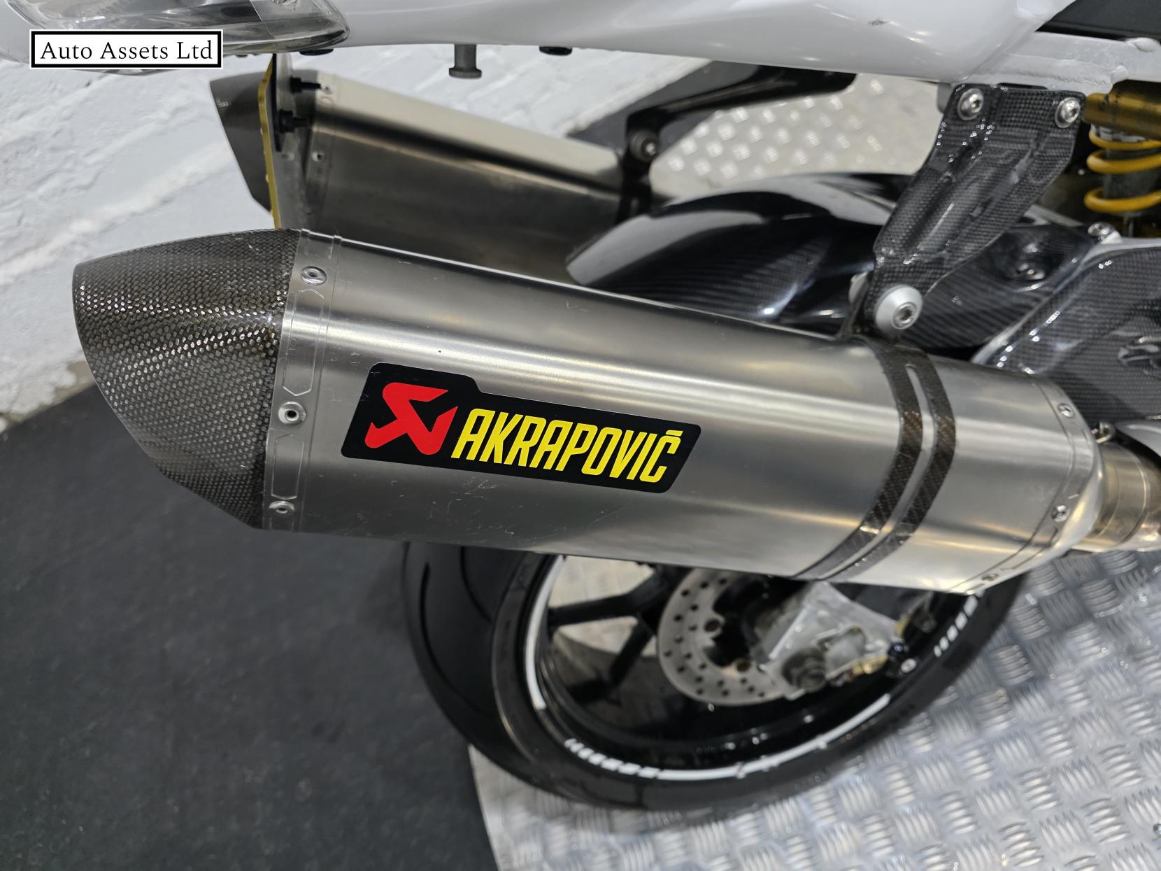 Aprilia RSV 1000 1000 R Petrol Manual (143 bhp)