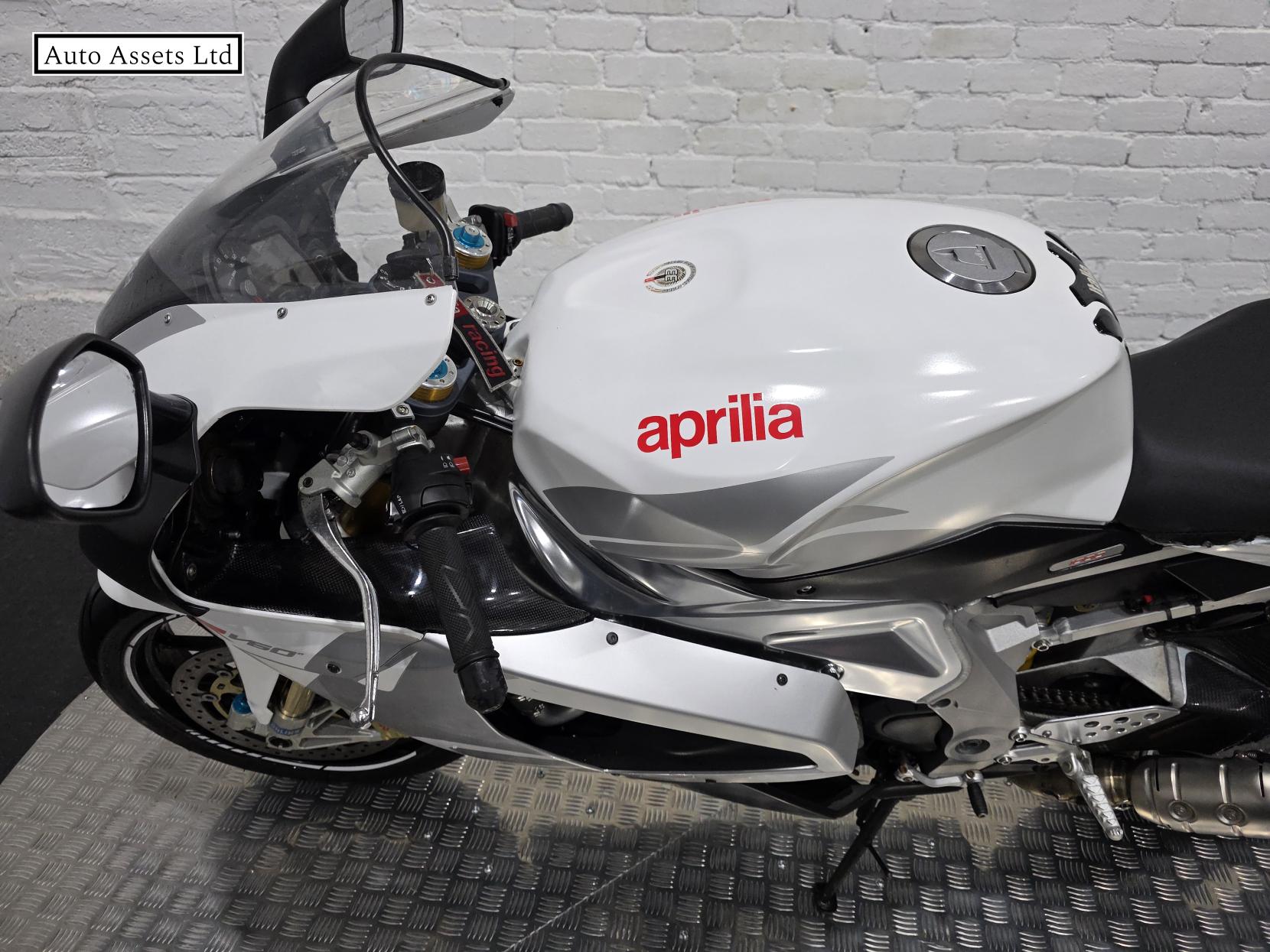 Aprilia RSV 1000 1000 R Petrol Manual (143 bhp)