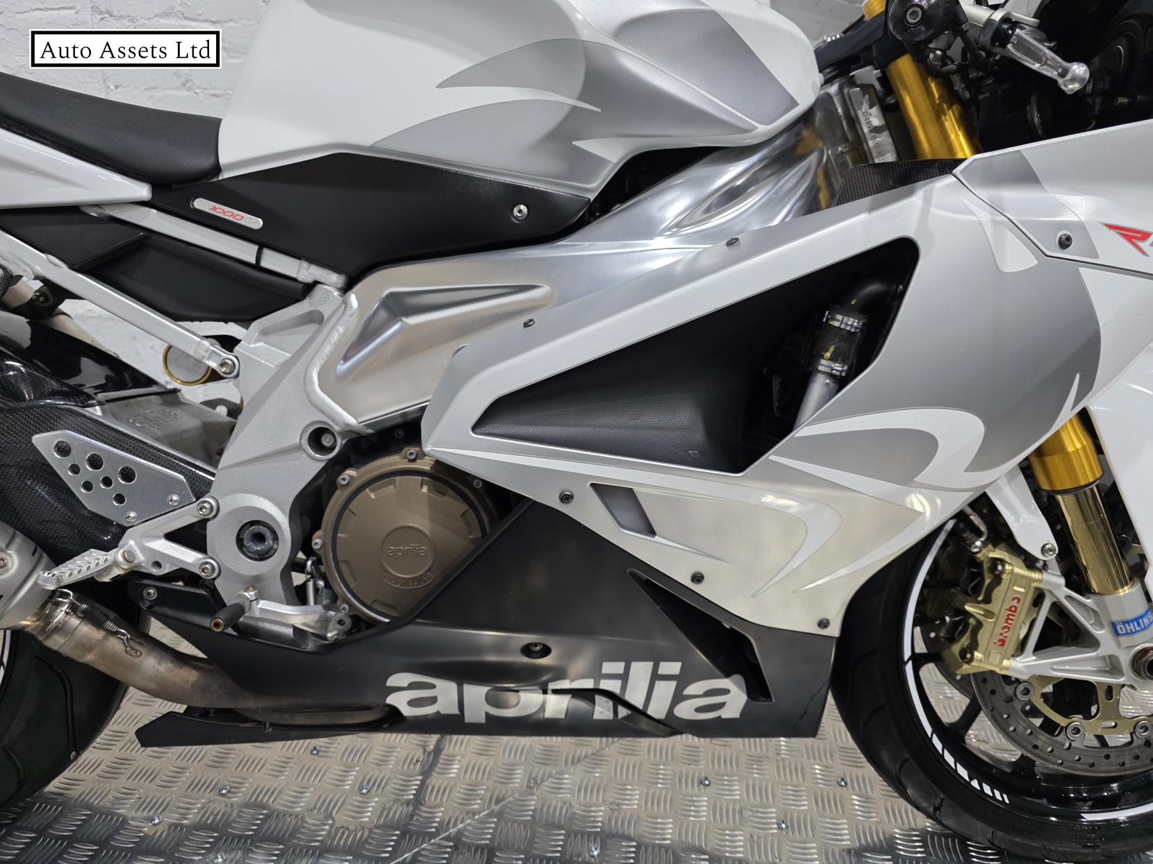 Aprilia RSV 1000 1000 R Petrol Manual (143 bhp)