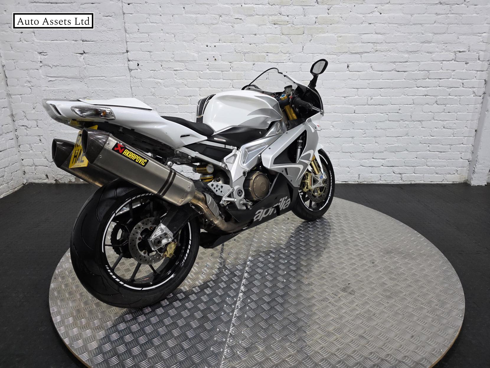 Aprilia RSV 1000 1000 R Petrol Manual (143 bhp)