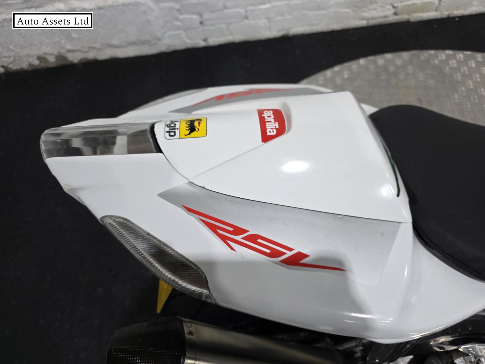 Aprilia RSV 1000 1000 R Petrol Manual (143 bhp)