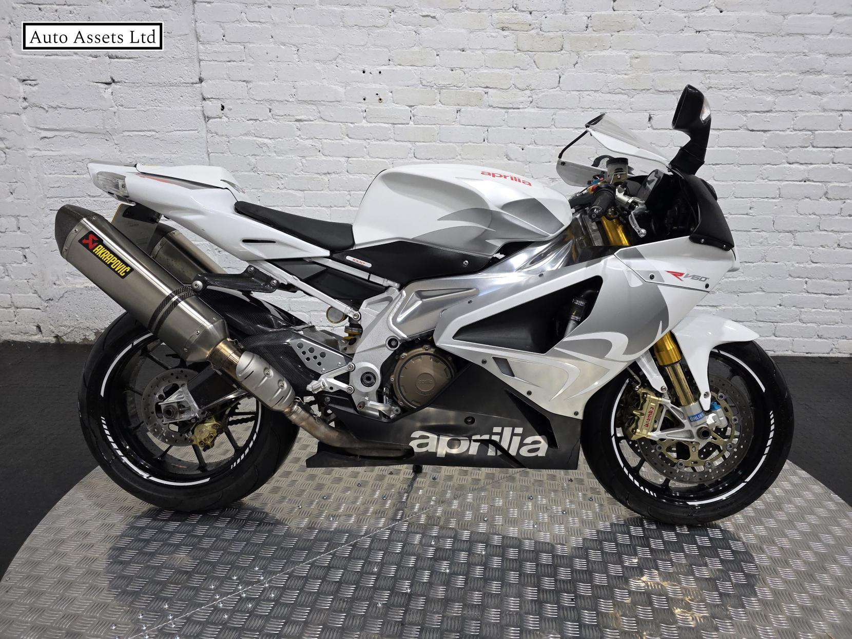 Aprilia RSV 1000 1000 R Petrol Manual (143 bhp)