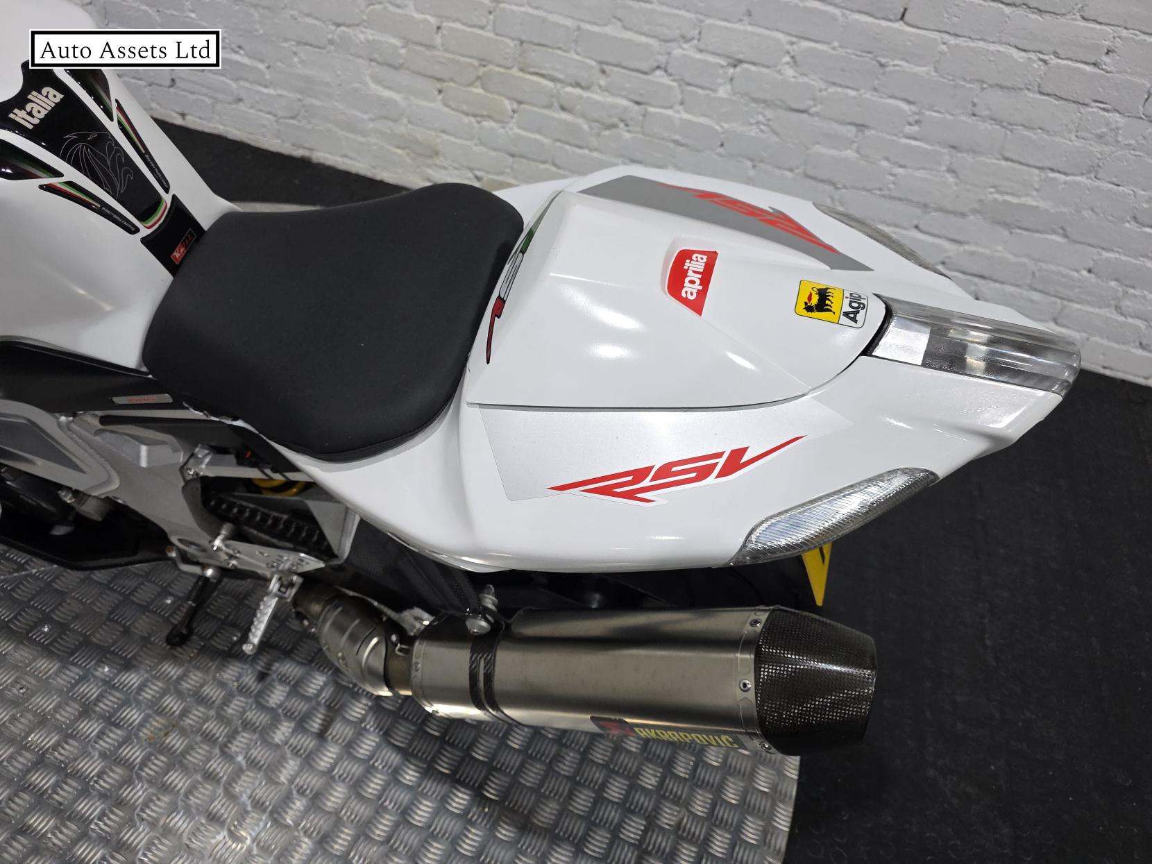 Aprilia RSV 1000 1000 R Petrol Manual (143 bhp)