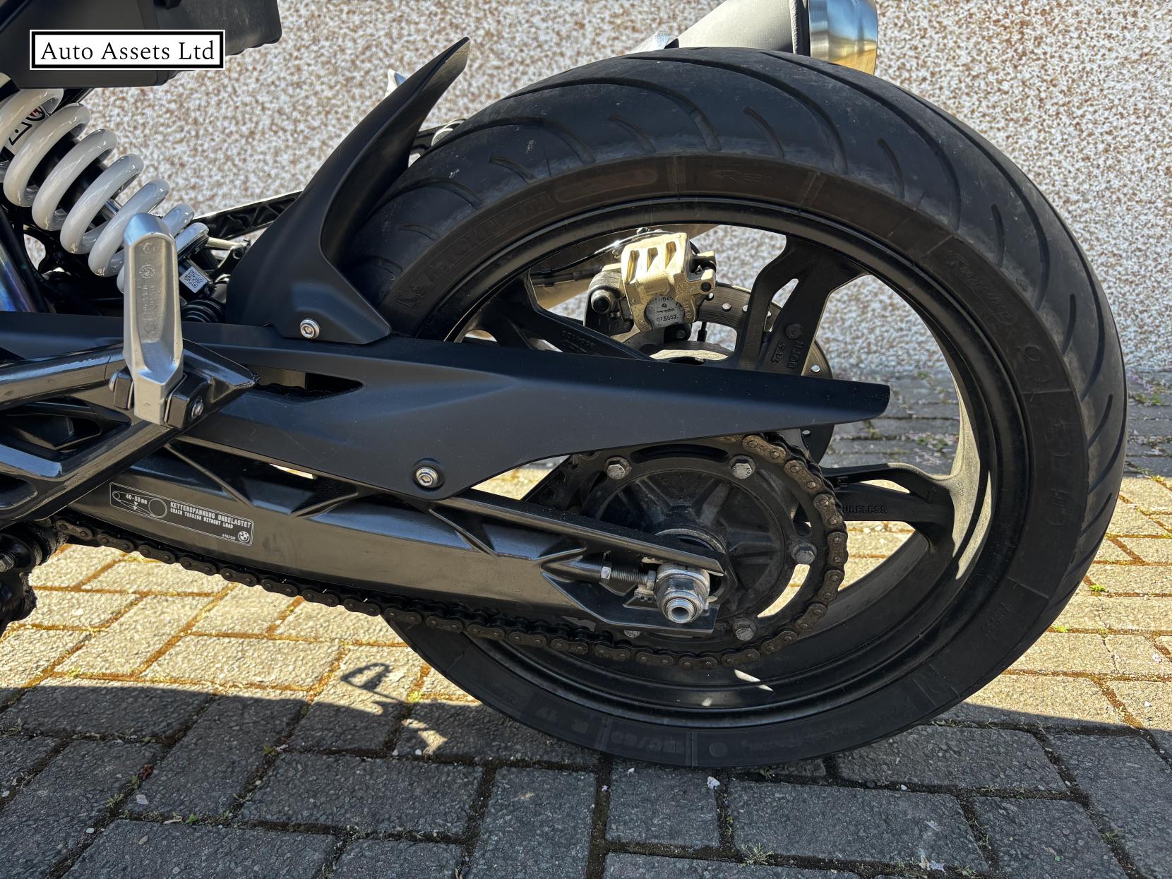BMW G 310 R 310 Naked Petrol Manual Euro 5 (34 ps)