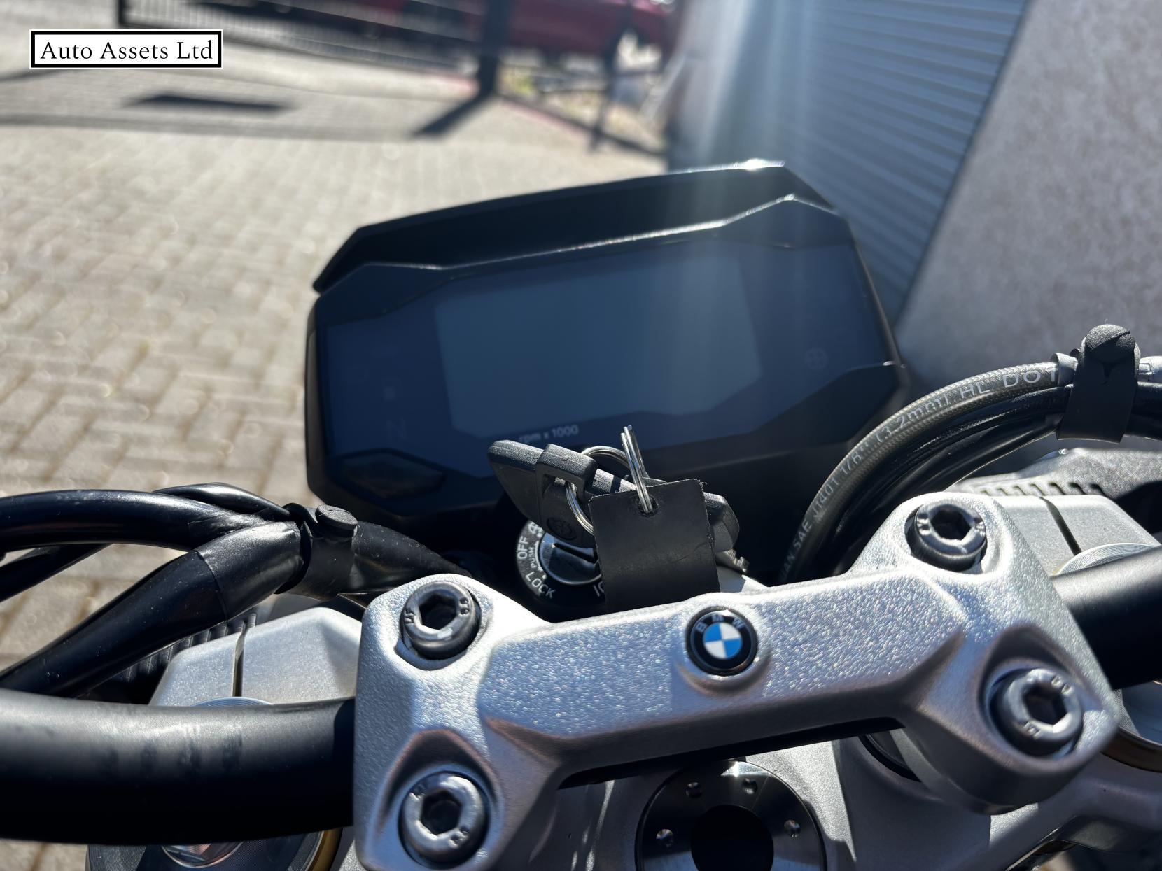 BMW G 310 R 310 Naked Petrol Manual Euro 5 (34 ps)