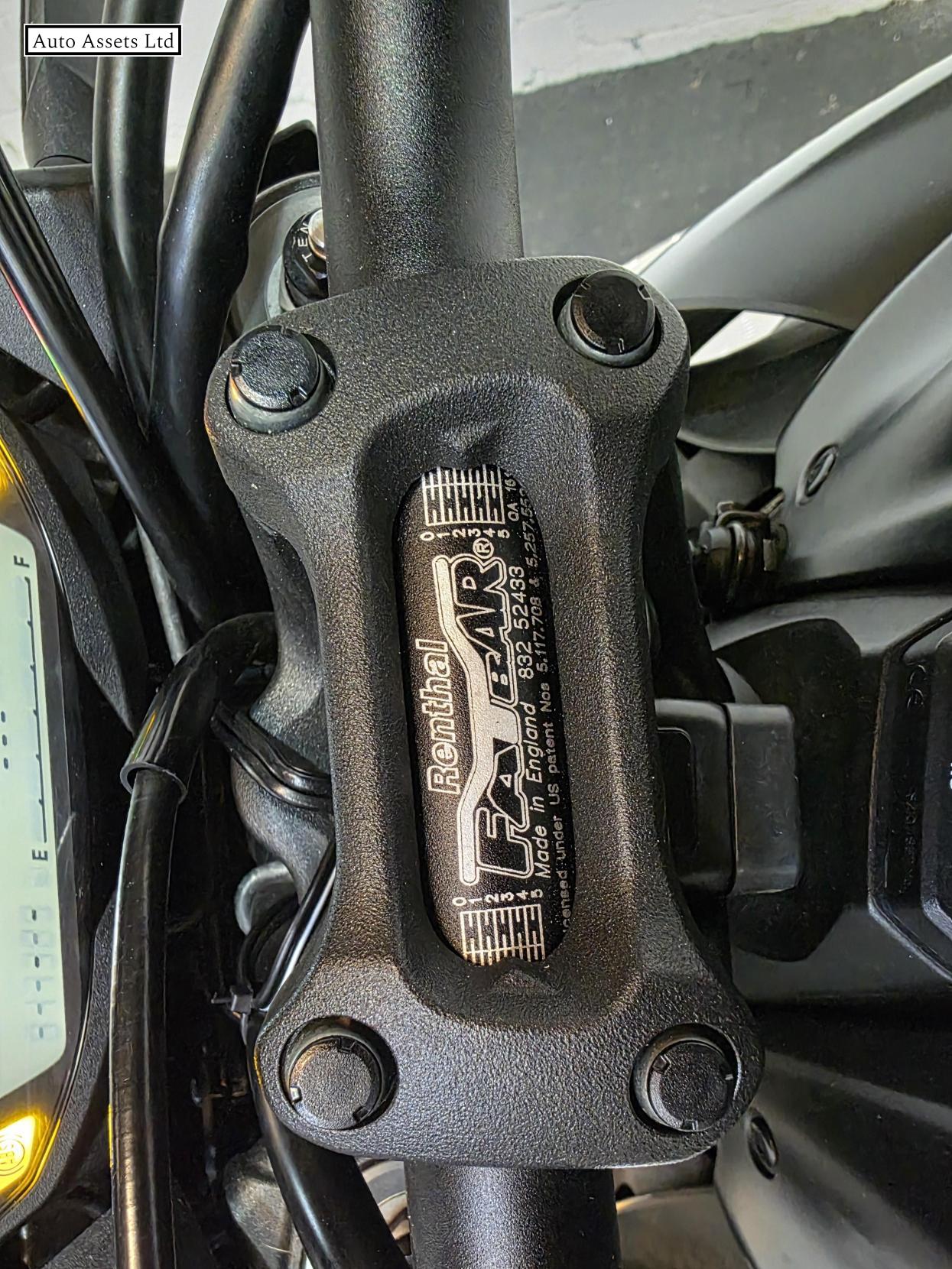 Suzuki GSX-S1000 1000 Naked Petrol Manual Euro 4 (152 ps)