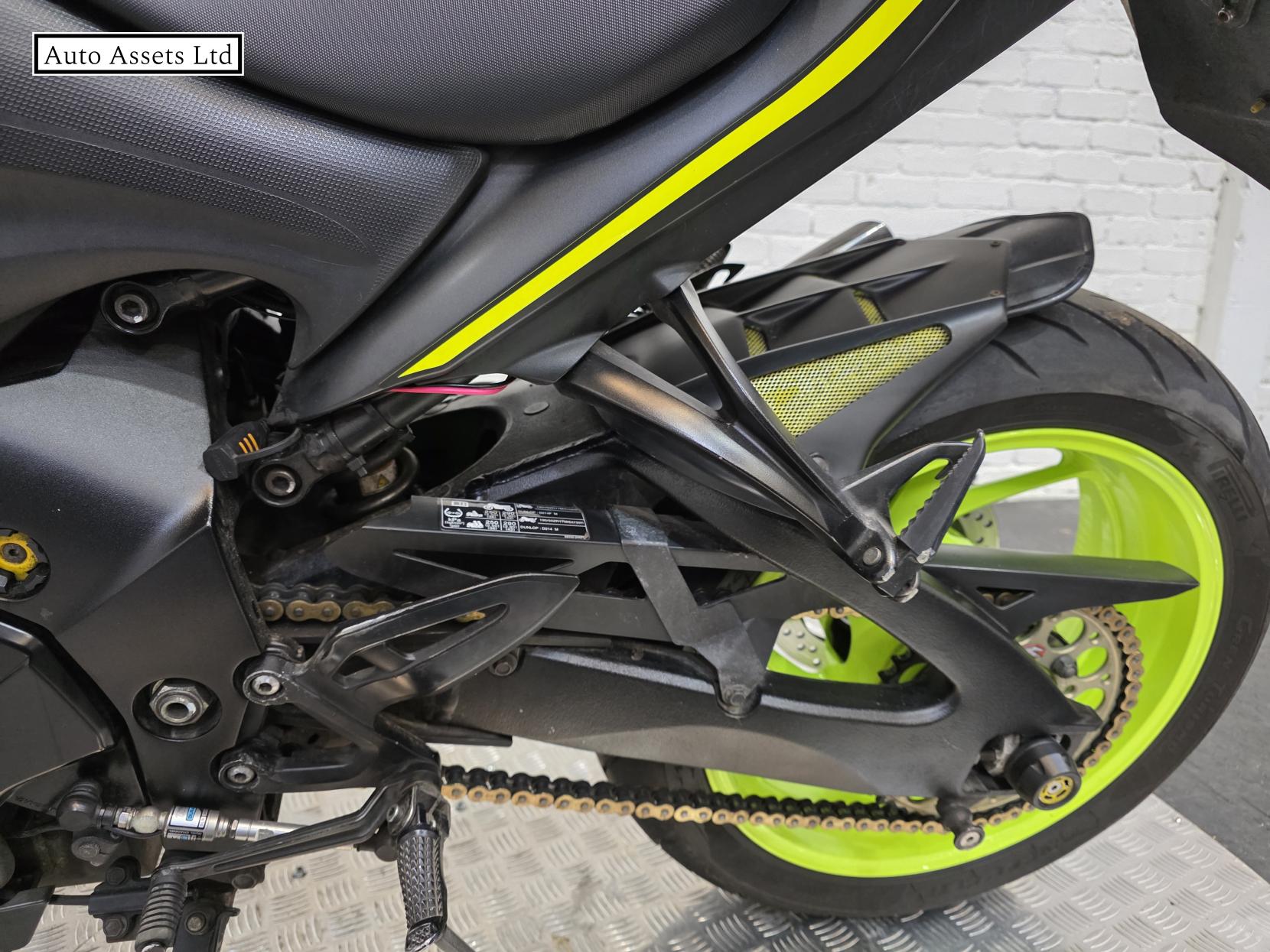 Suzuki GSX-S1000 1000 Naked Petrol Manual Euro 4 (152 ps)