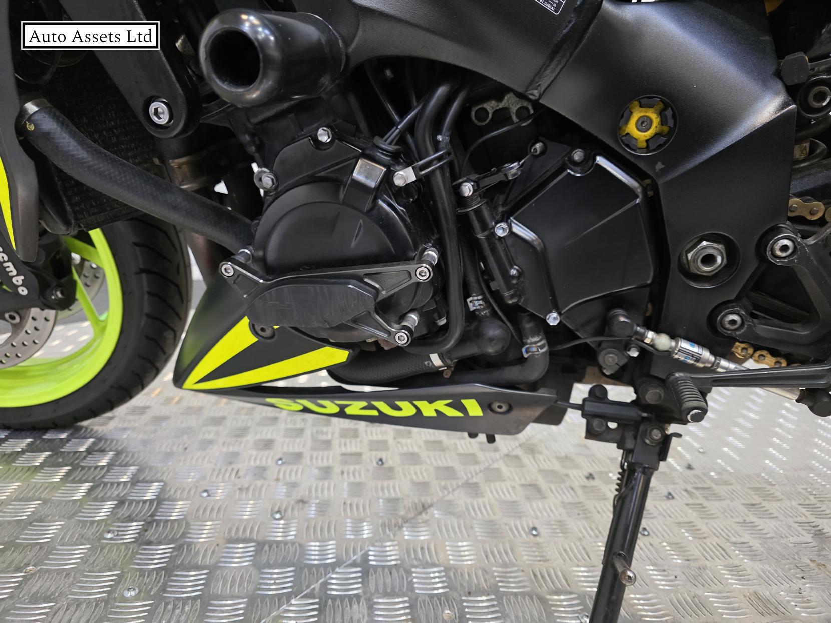 Suzuki GSX-S1000 1000 Naked Petrol Manual Euro 4 (152 ps)