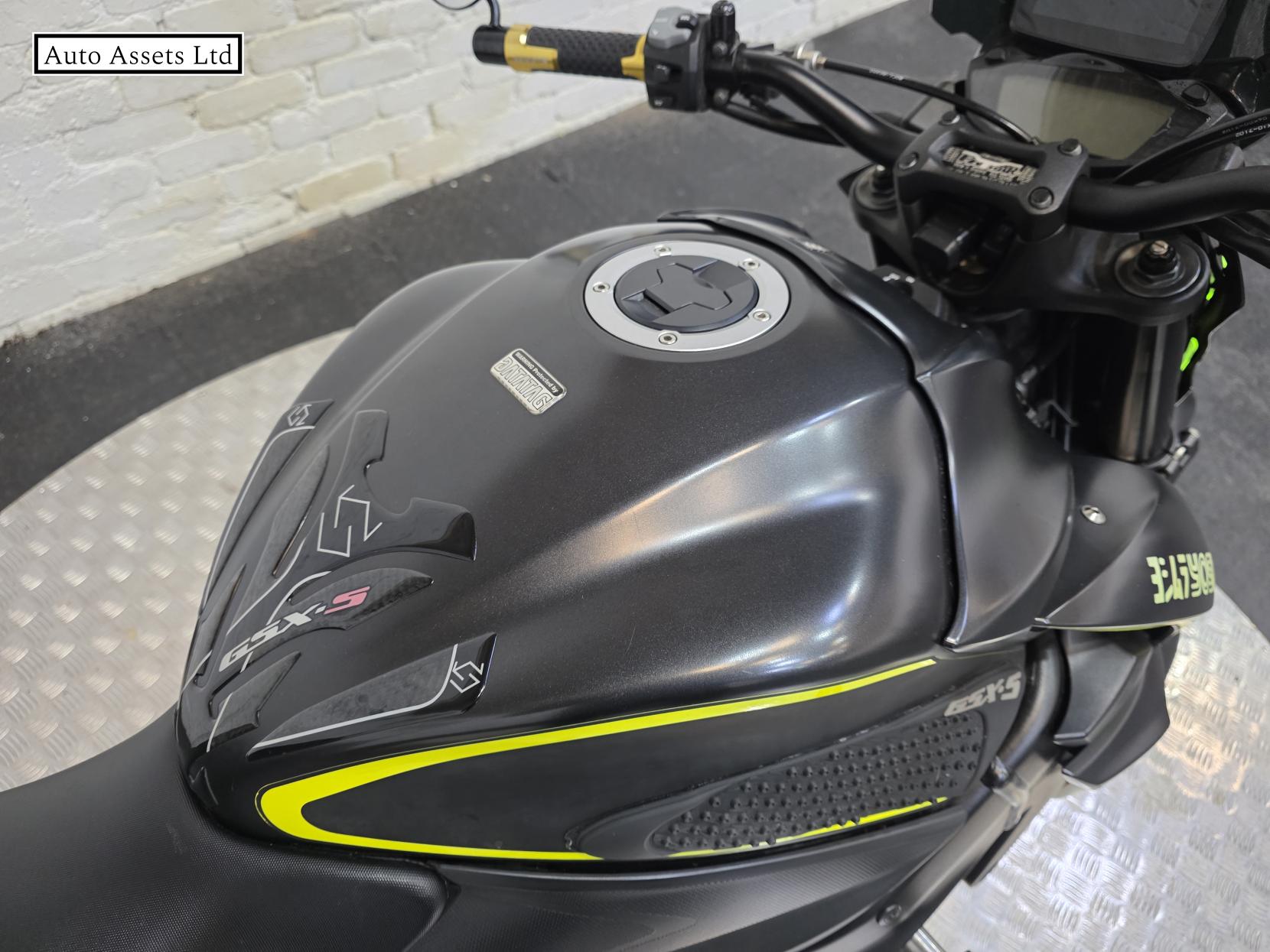 Suzuki GSX-S1000 1000 Naked Petrol Manual Euro 4 (152 ps)