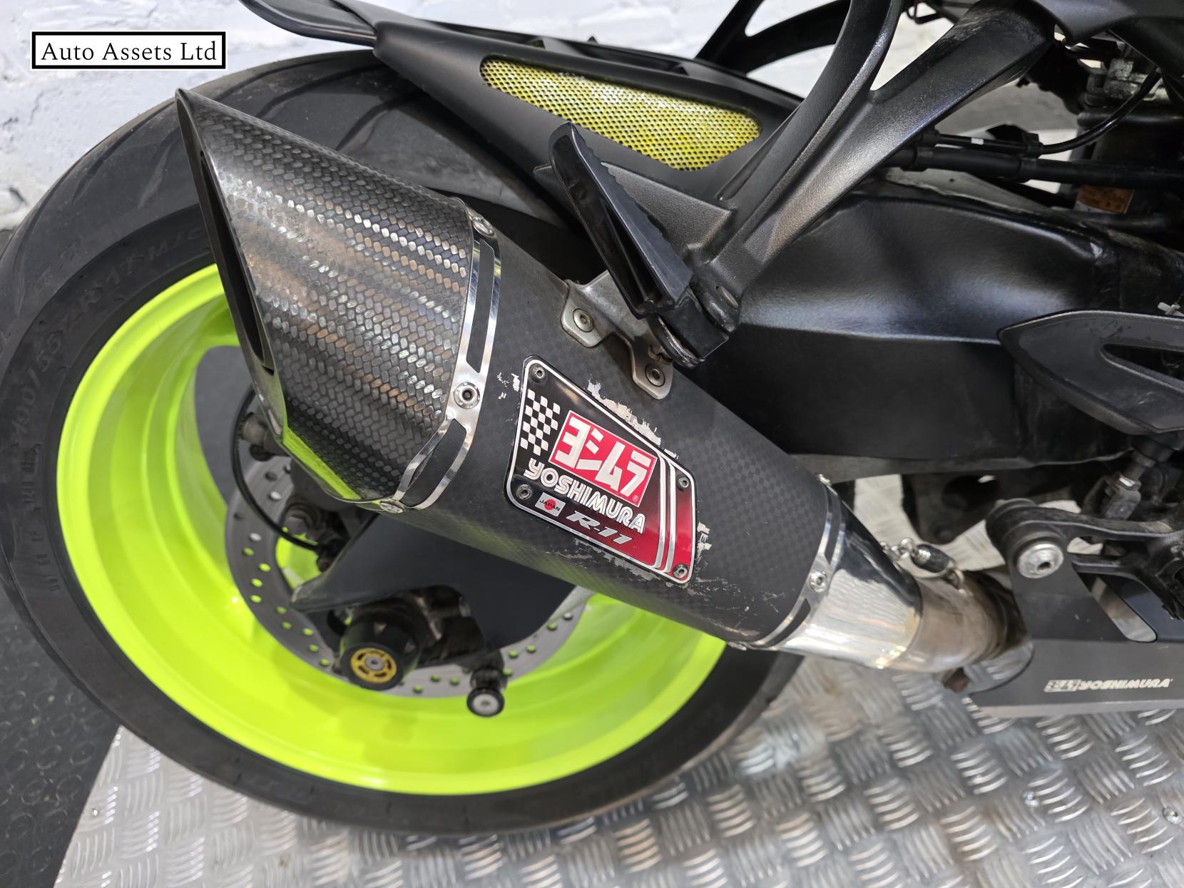 Suzuki GSX-S1000 1000 Naked Petrol Manual Euro 4 (152 ps)