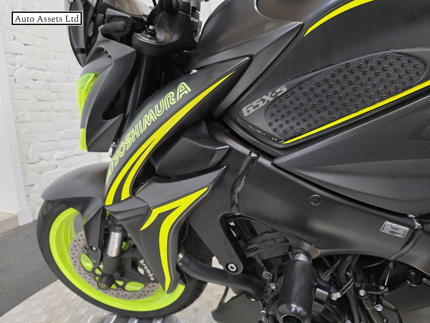 Suzuki GSX-S1000 1000 Naked Petrol Manual Euro 4 (152 ps)