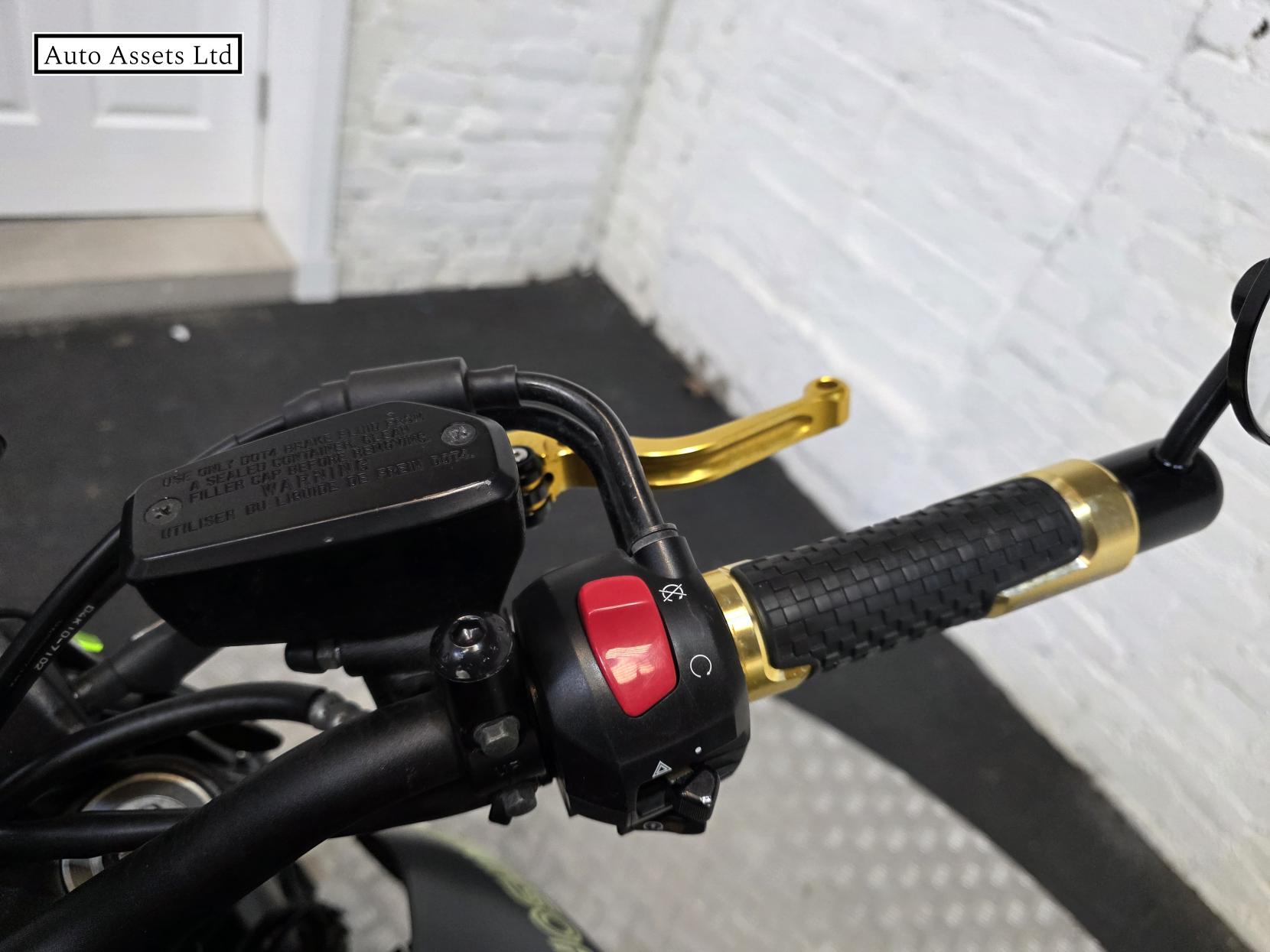 Suzuki GSX-S1000 1000 Naked Petrol Manual Euro 4 (152 ps)