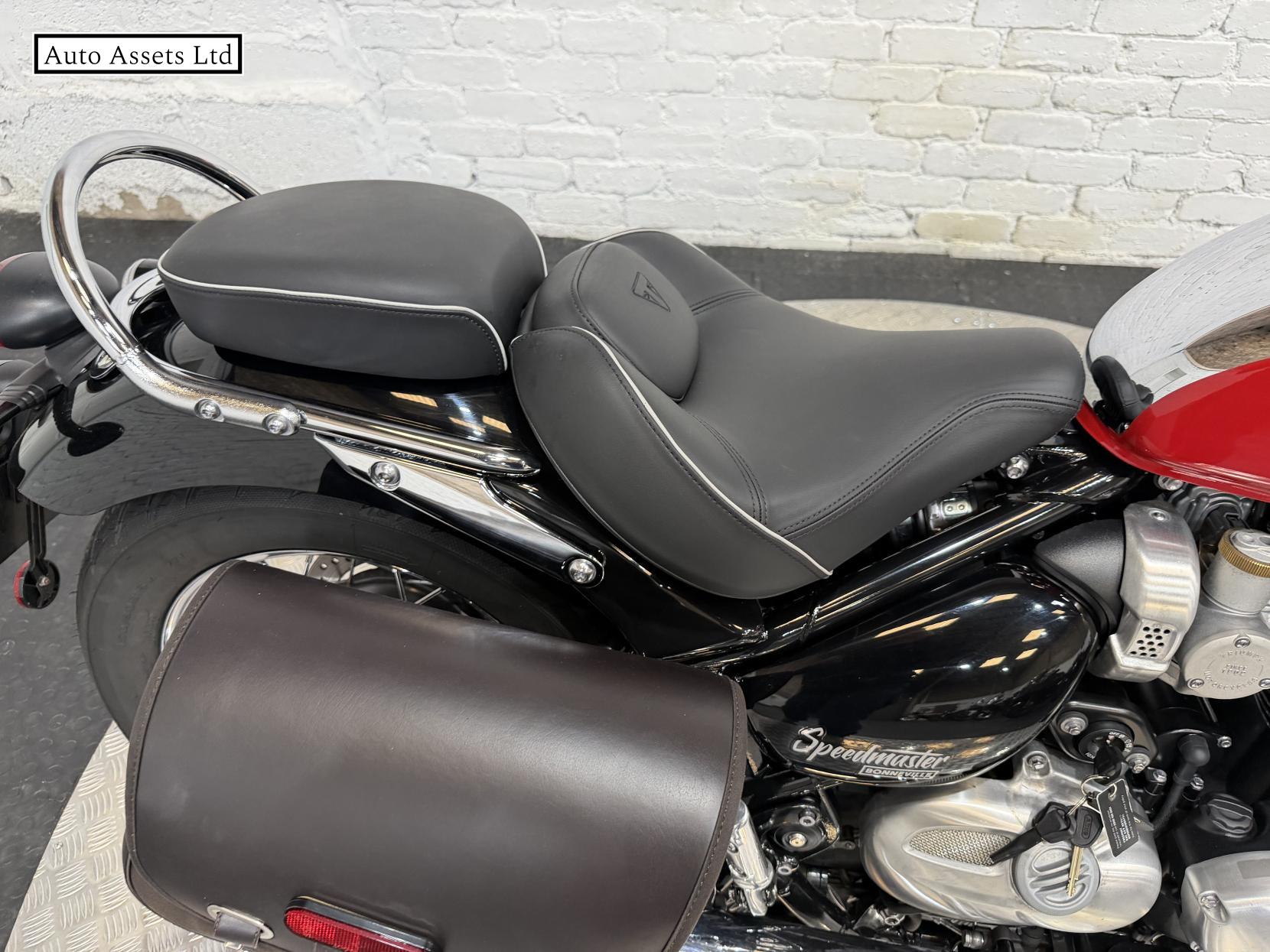 Triumph Speedmaster 1200 1200 Custom Cruiser Petrol Manual Euro 5 (79 ps)