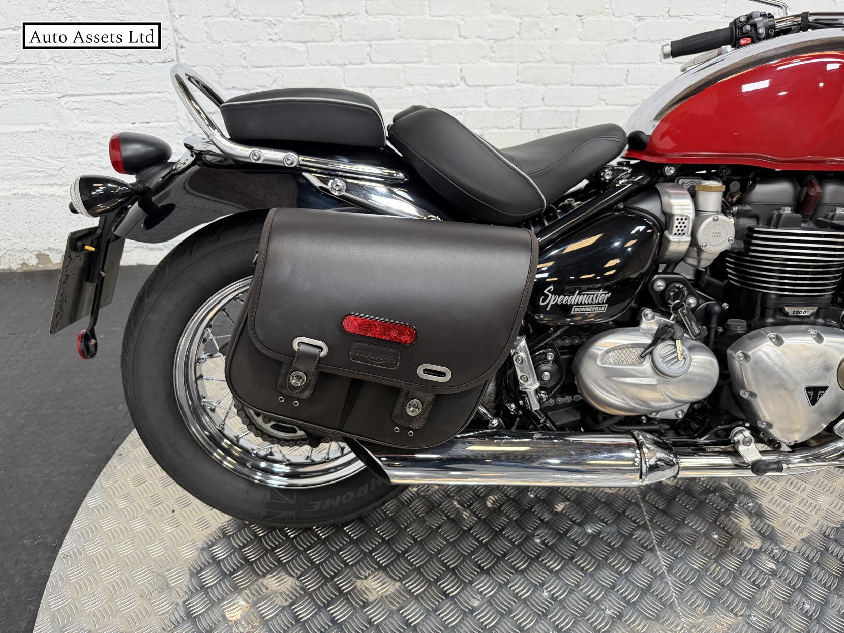 Triumph Speedmaster 1200 1200 Custom Cruiser Petrol Manual Euro 5 (79 ps)