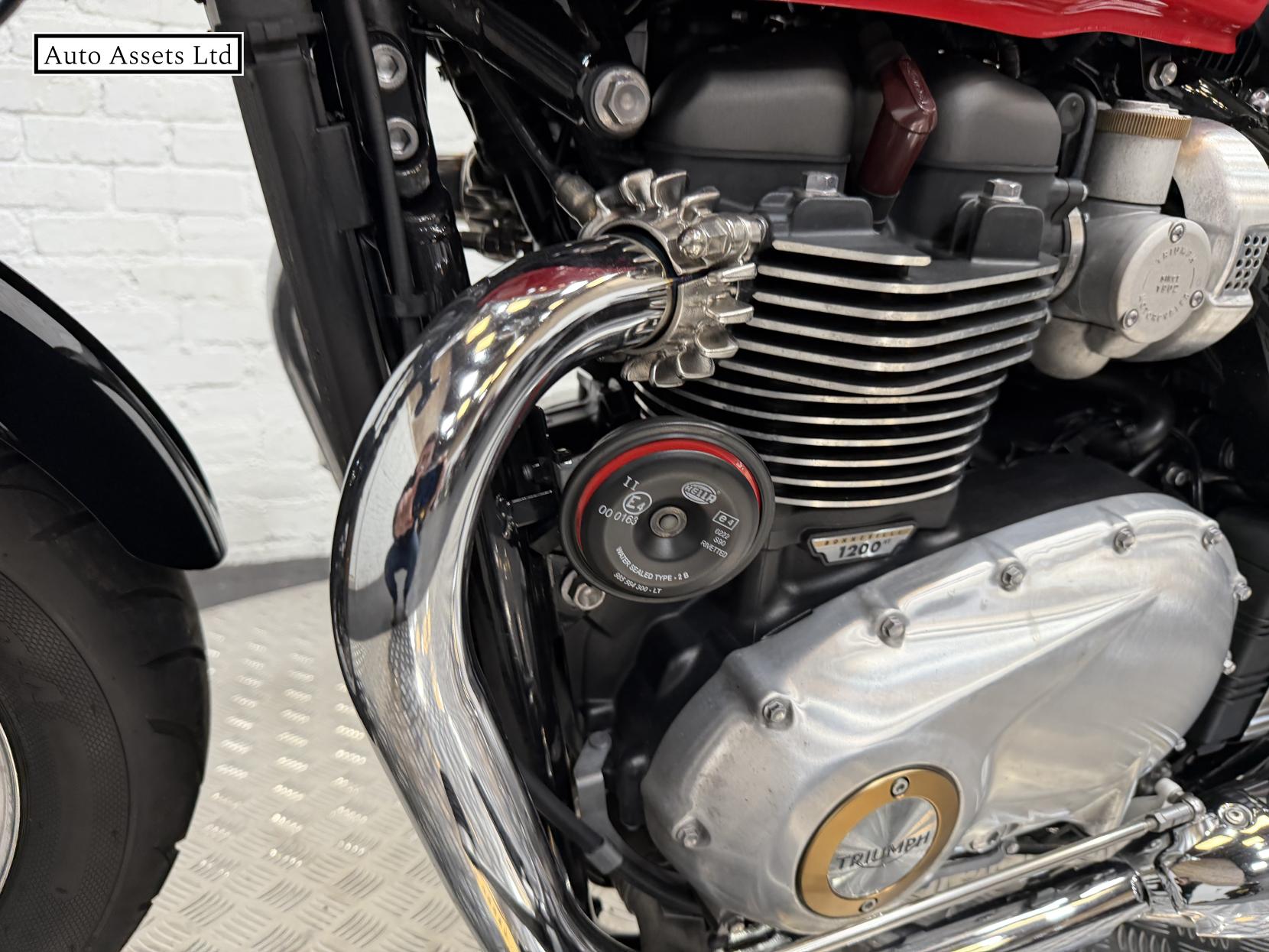 Triumph Speedmaster 1200 1200 Custom Cruiser Petrol Manual Euro 5 (79 ps)