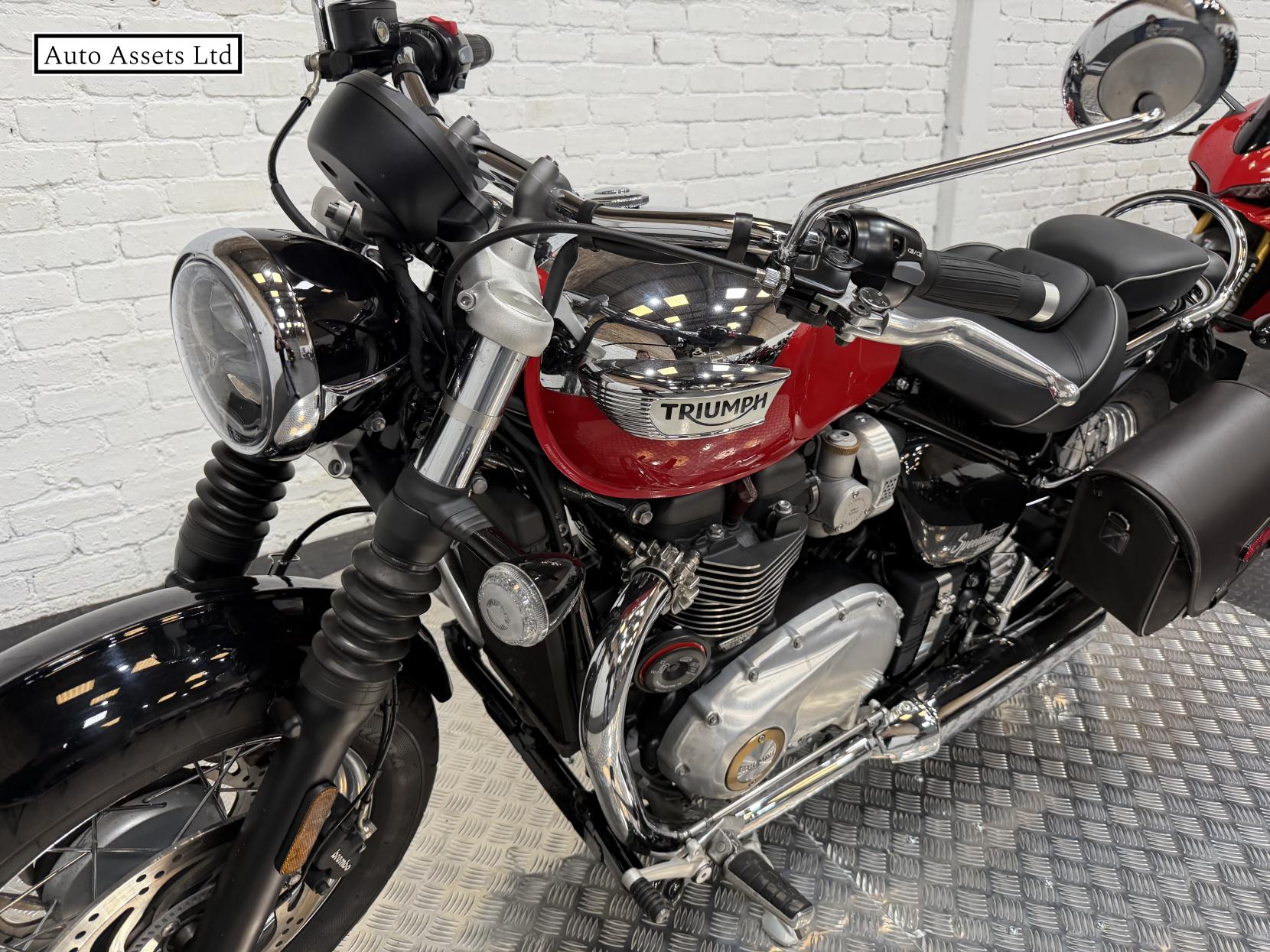 Triumph Speedmaster 1200 1200 Custom Cruiser Petrol Manual Euro 5 (79 ps)