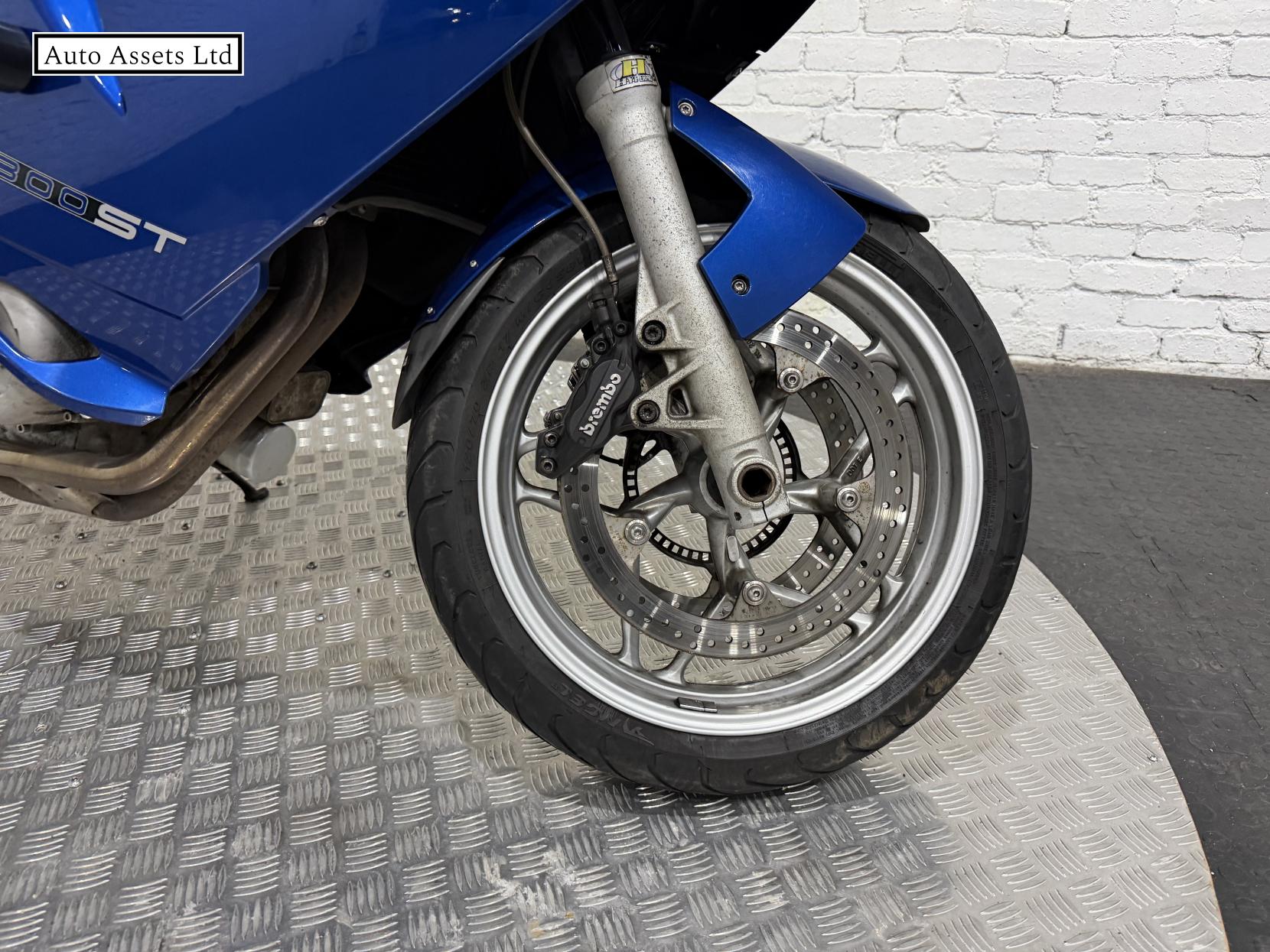 BMW F 800 ST 800 ST Petrol Manual (85 bhp)