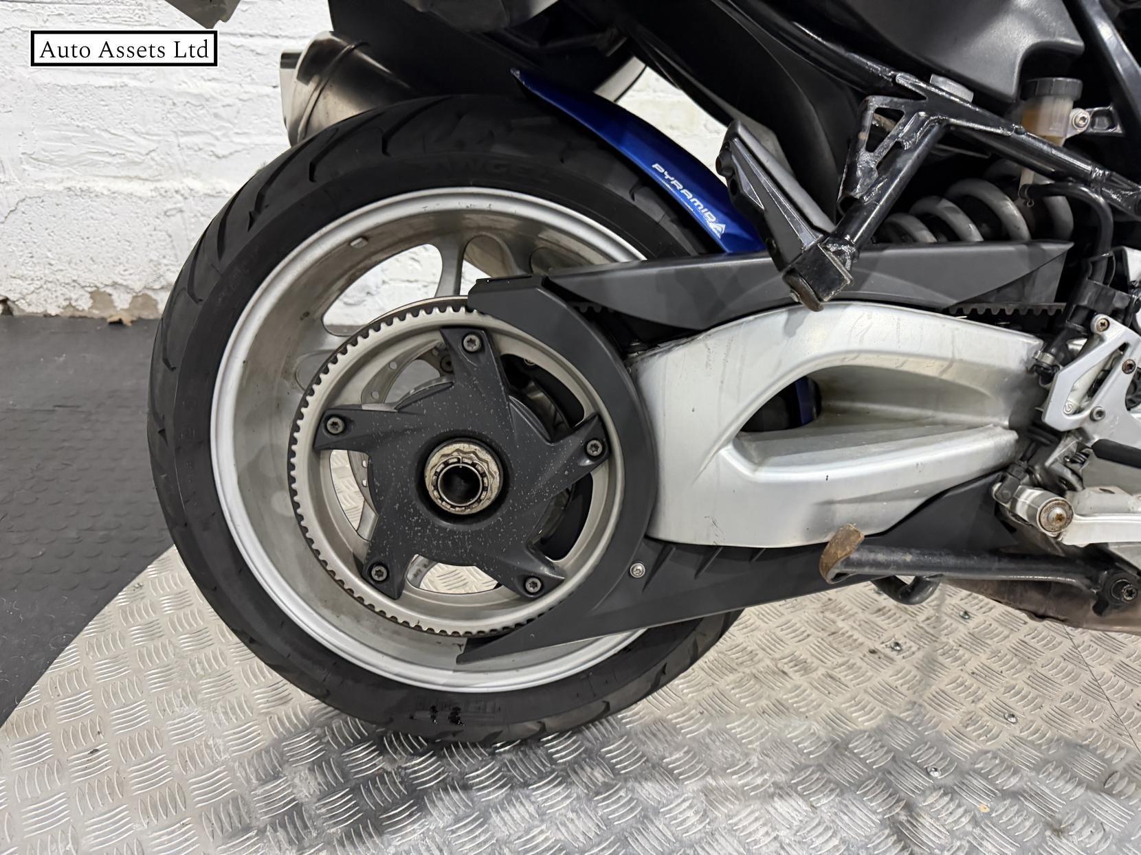 BMW F 800 ST 800 ST Petrol Manual (85 bhp)