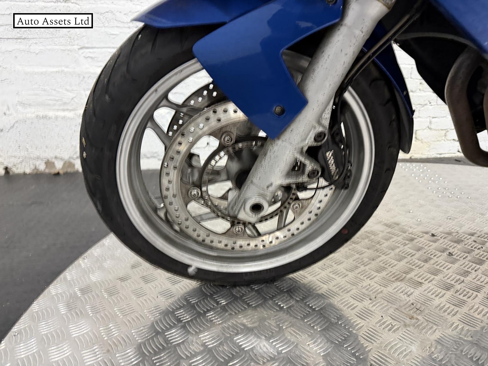 BMW F 800 ST 800 ST Petrol Manual (85 bhp)