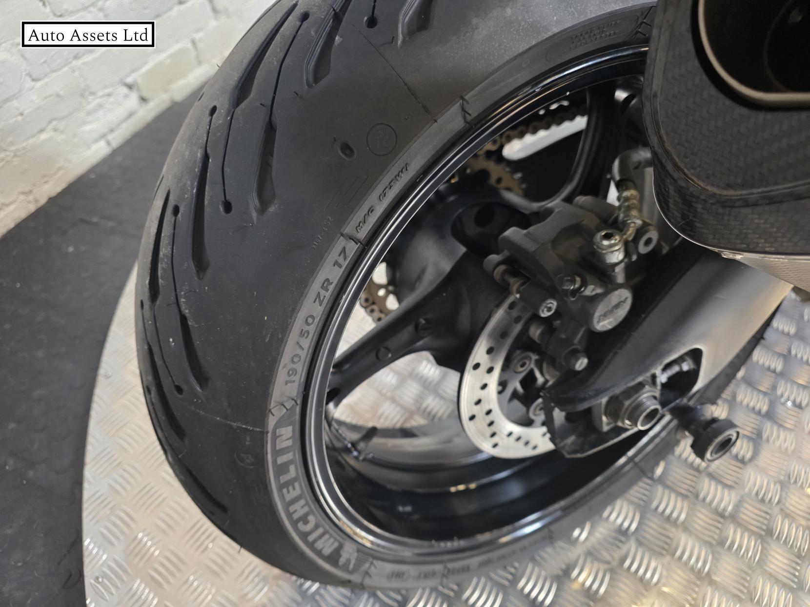 Suzuki GSX-R1000 1000 Super Sports Petrol Manual Euro 4 (184 ps)