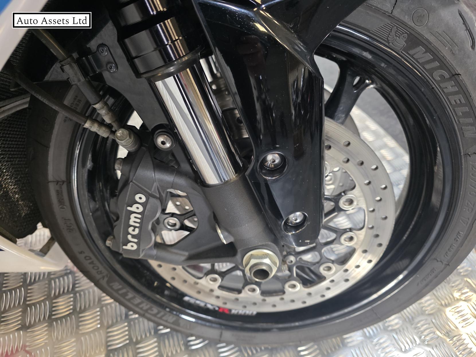 Suzuki GSX-R1000 1000 Super Sports Petrol Manual Euro 4 (184 ps)