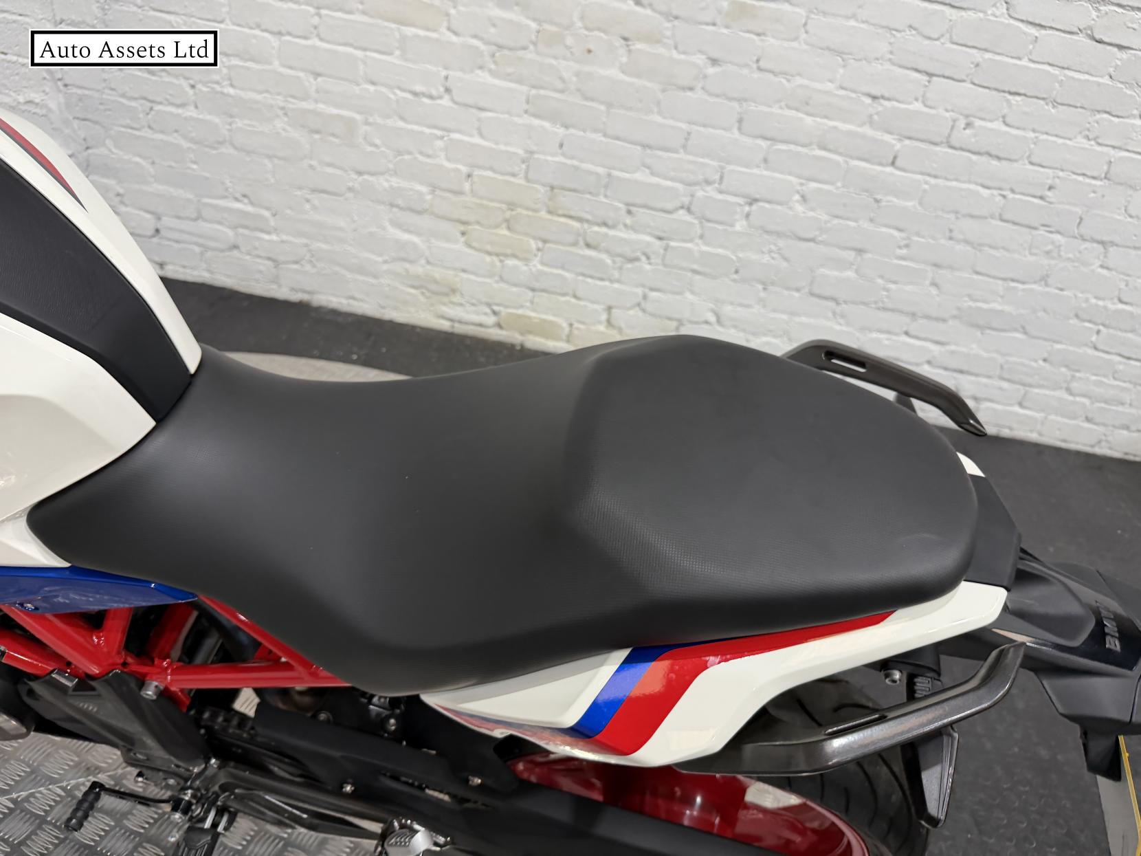BMW G 310 R 310 Naked Petrol Manual Euro 5 (34 ps)
