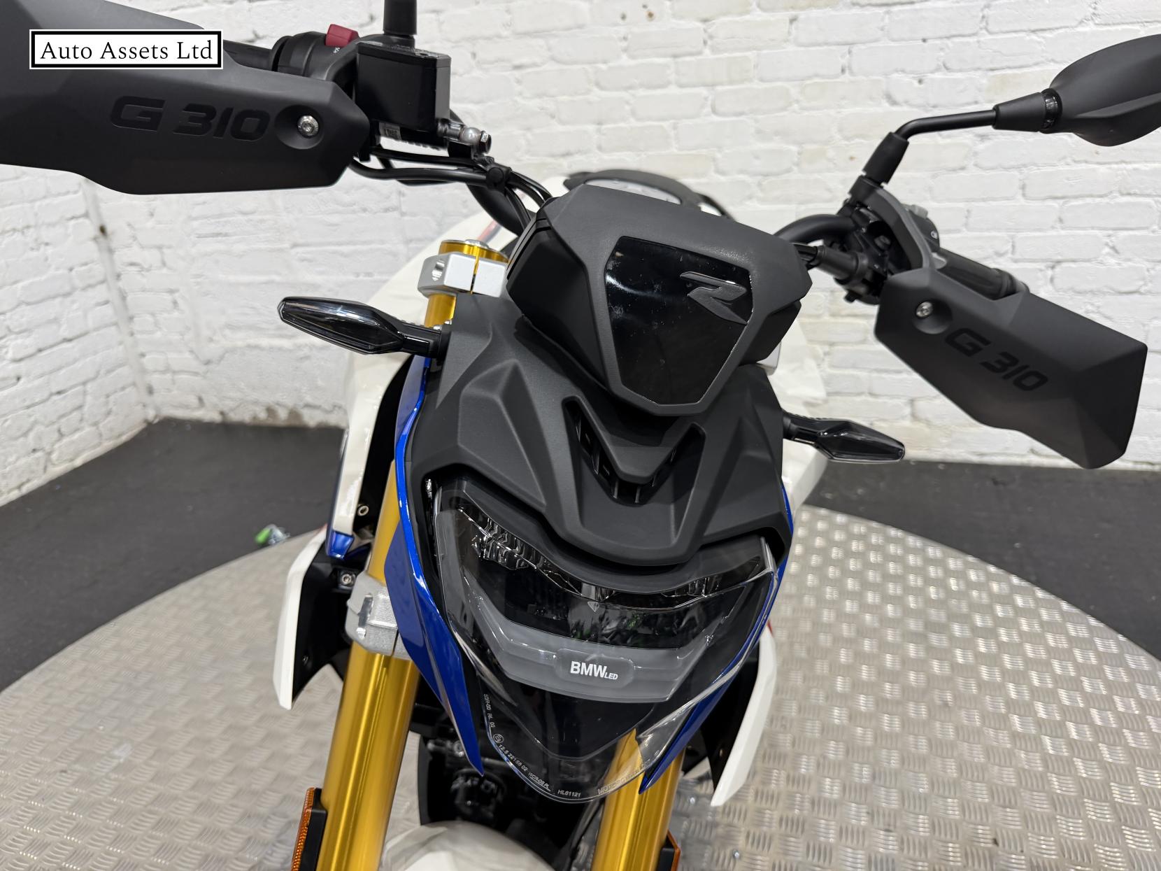 BMW G 310 R 310 Naked Petrol Manual Euro 5 (34 ps)