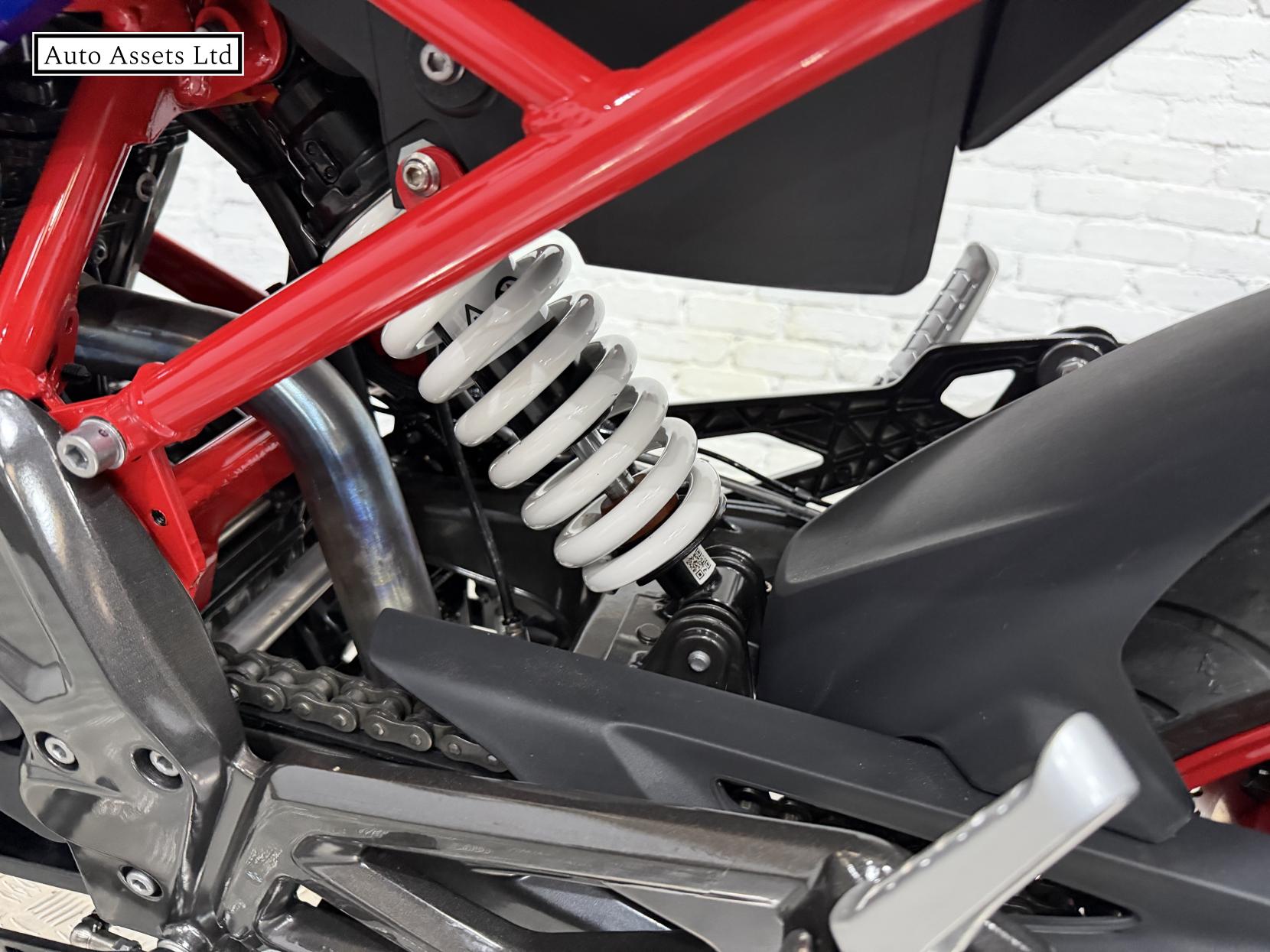 BMW G 310 R 310 Naked Petrol Manual Euro 5 (34 ps)