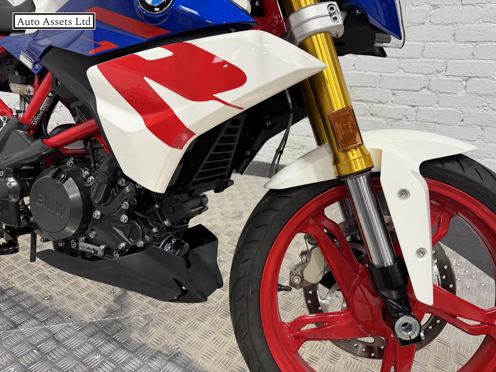 BMW G 310 R 310 Naked Petrol Manual Euro 5 (34 ps)