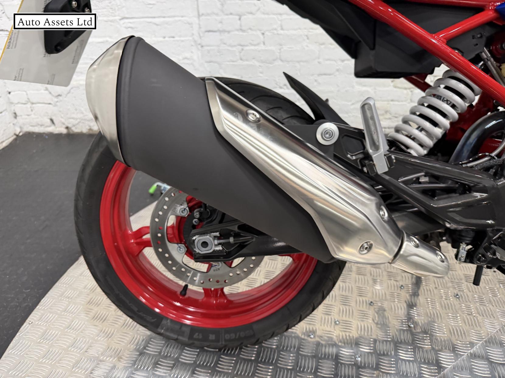 BMW G 310 R 310 Naked Petrol Manual Euro 5 (34 ps)